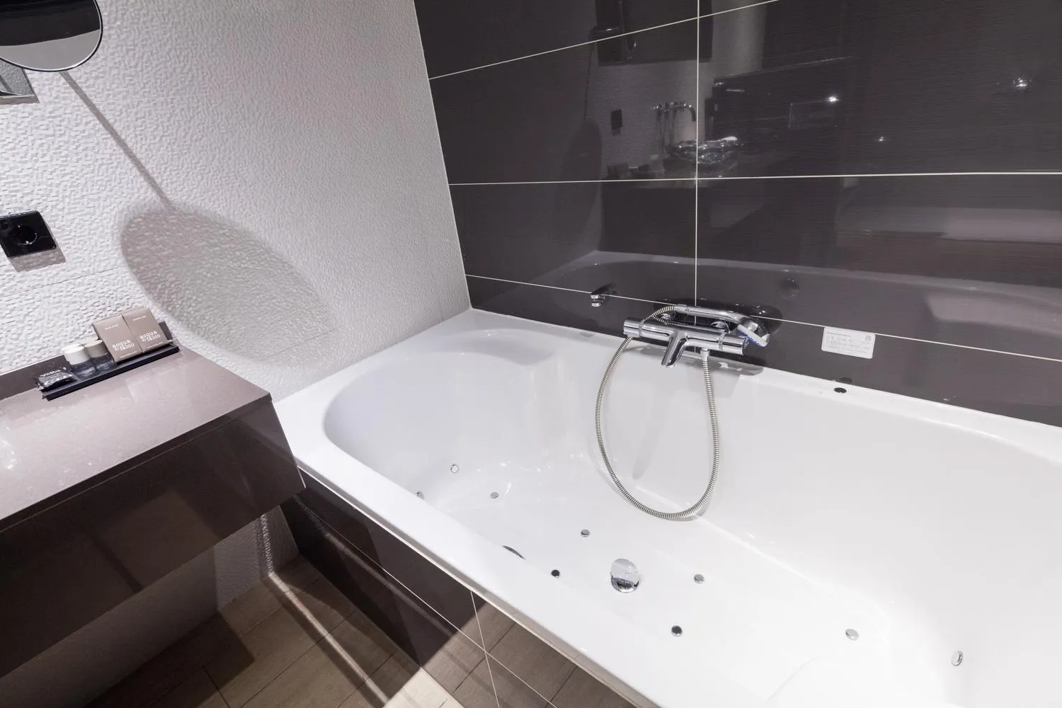 Bathroom in Van der Valk Hotel Akersloot / A9 ALKMAAR