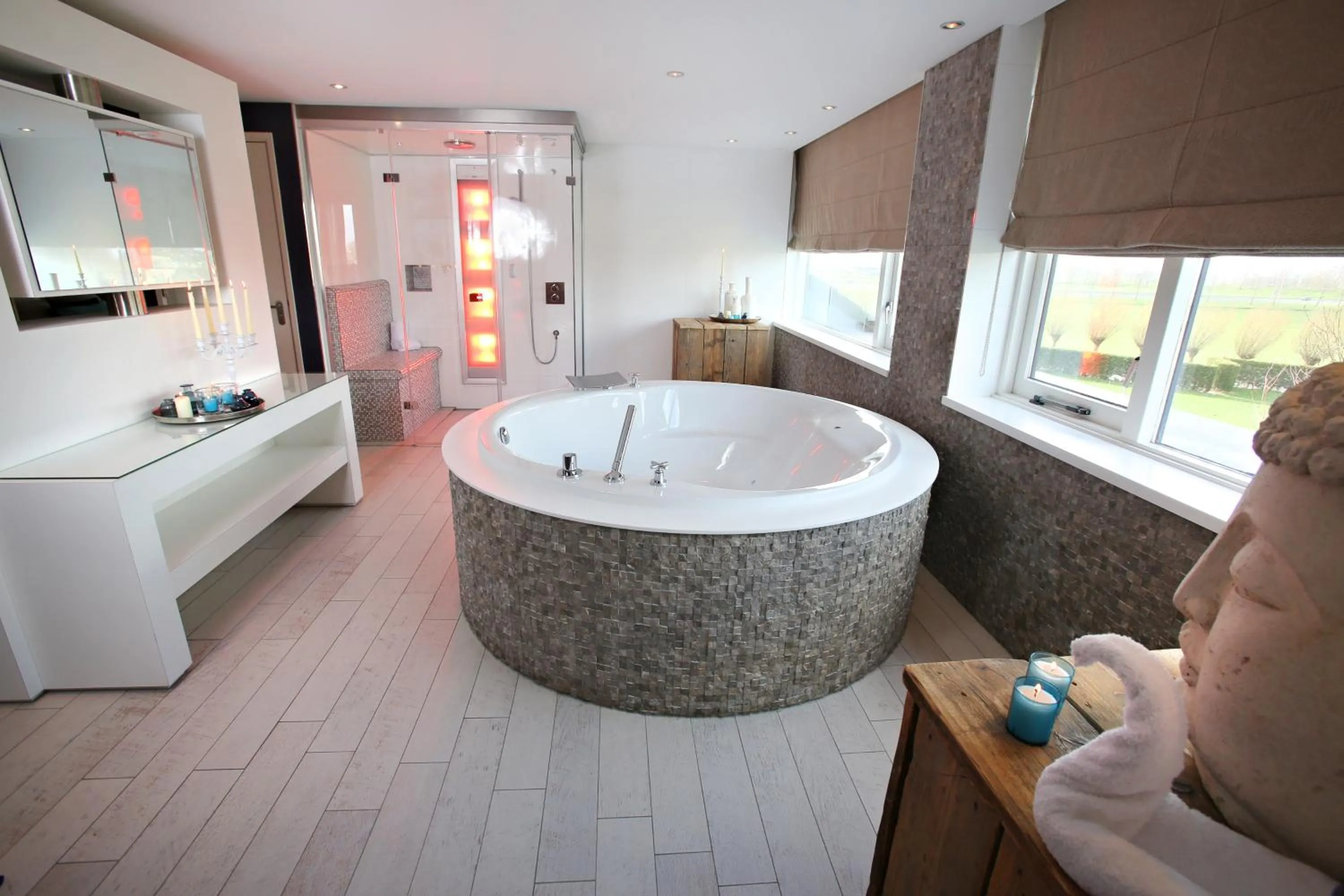 Hot Spring Bath in Van der Valk Hotel Akersloot / A9 ALKMAAR