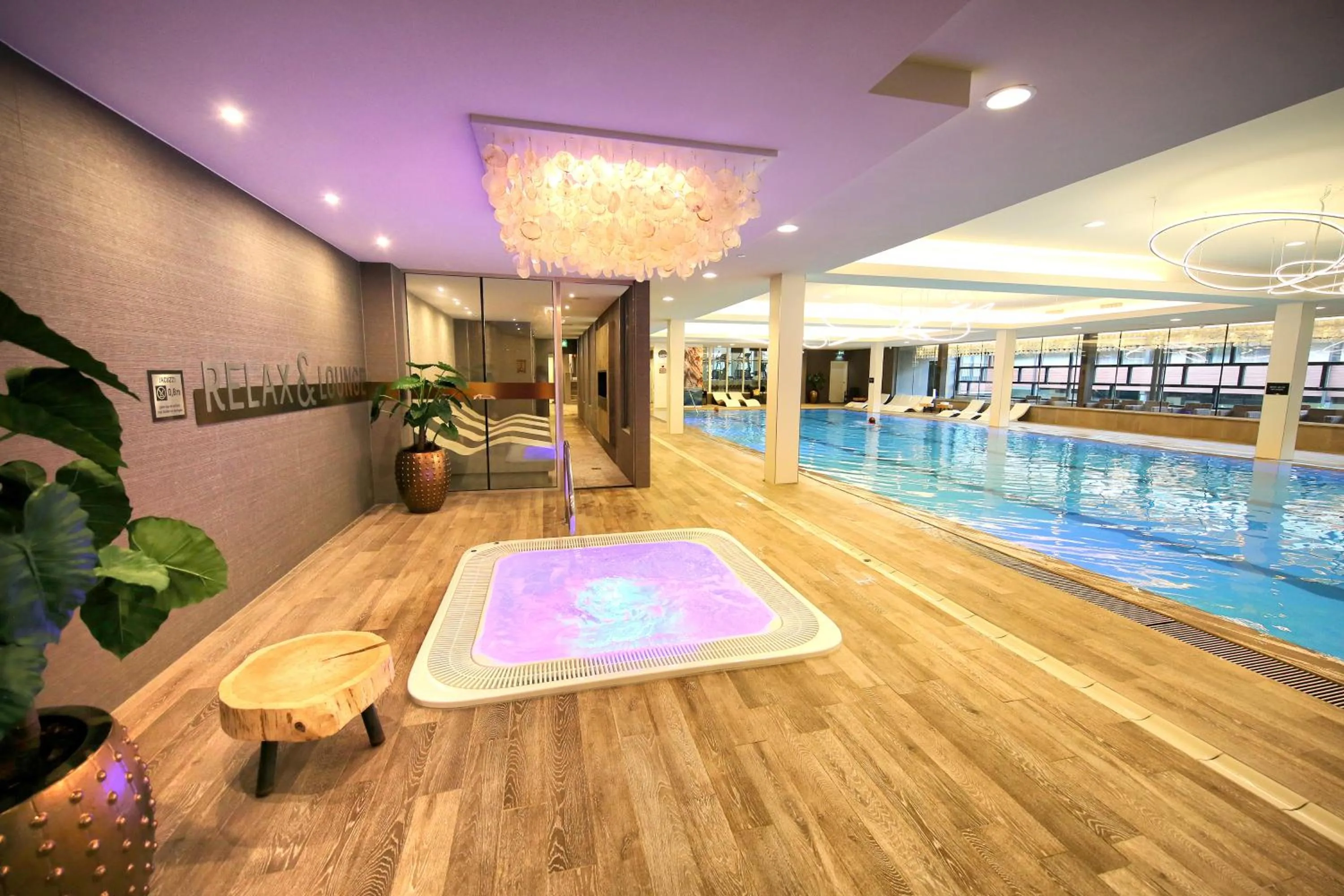 Swimming pool in Van der Valk Hotel Akersloot / A9 ALKMAAR