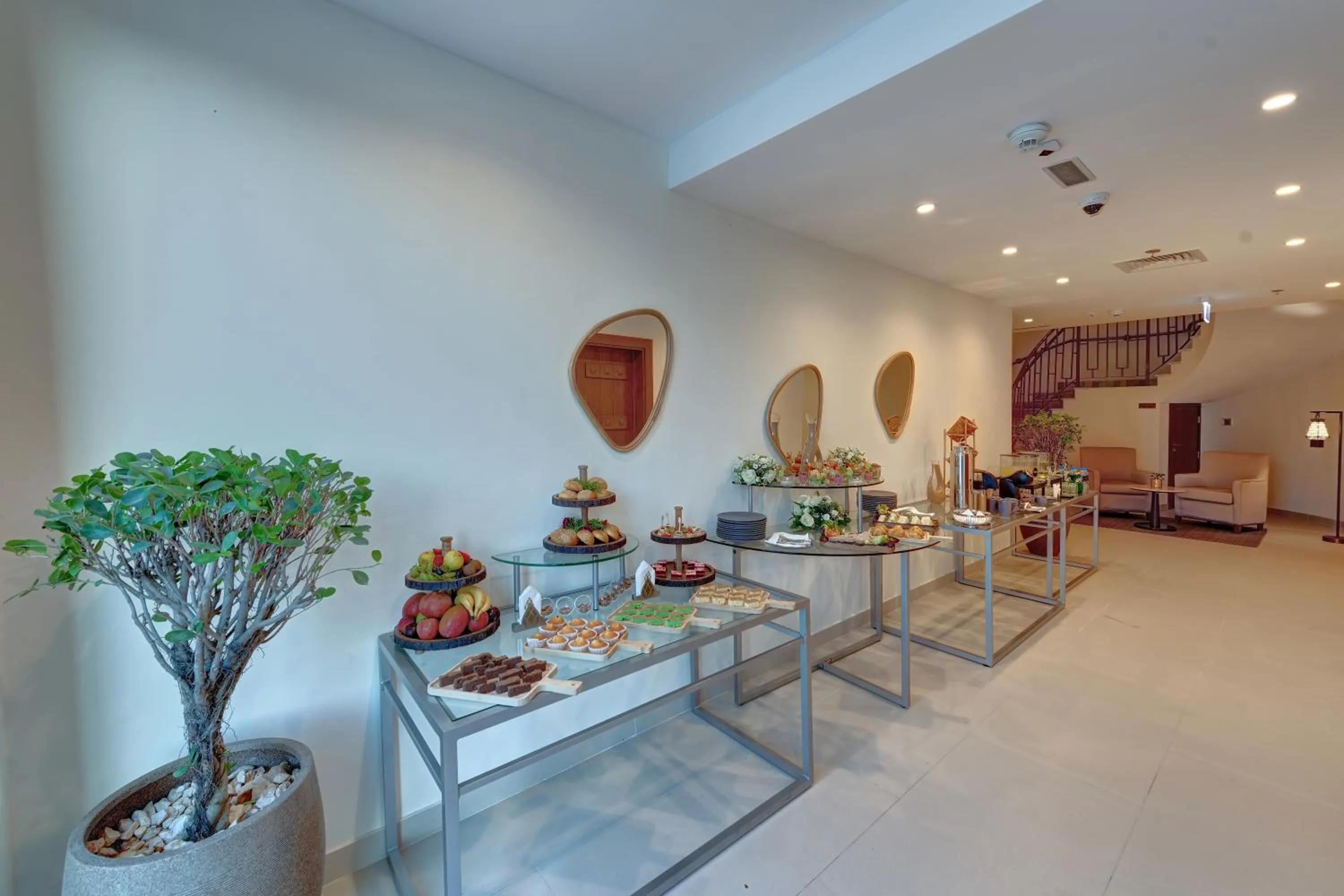 Food and drinks in Western Hotel Liwa