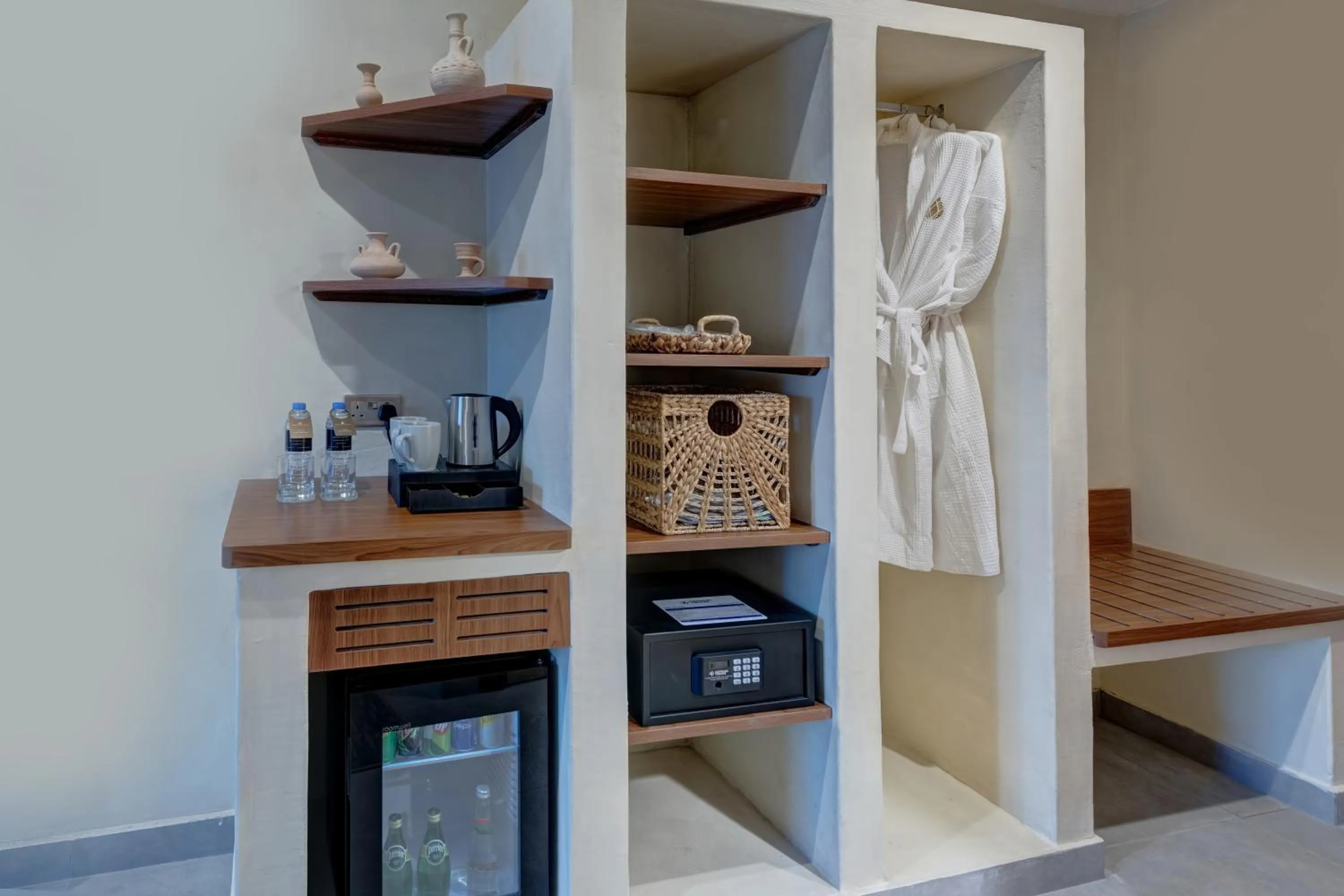 Coffee/tea facilities in Western Hotel Liwa