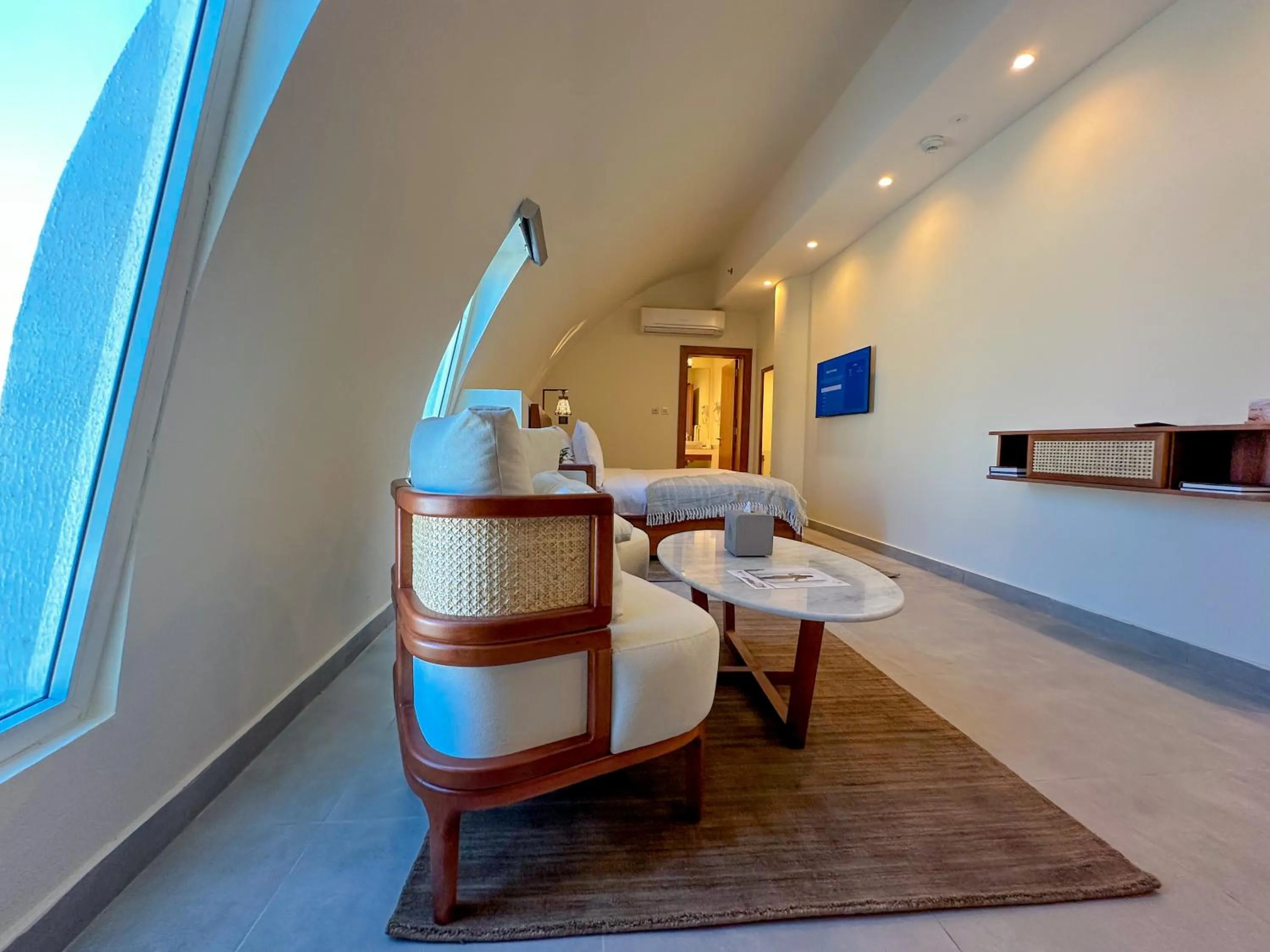 TV and multimedia in Western Hotel Liwa