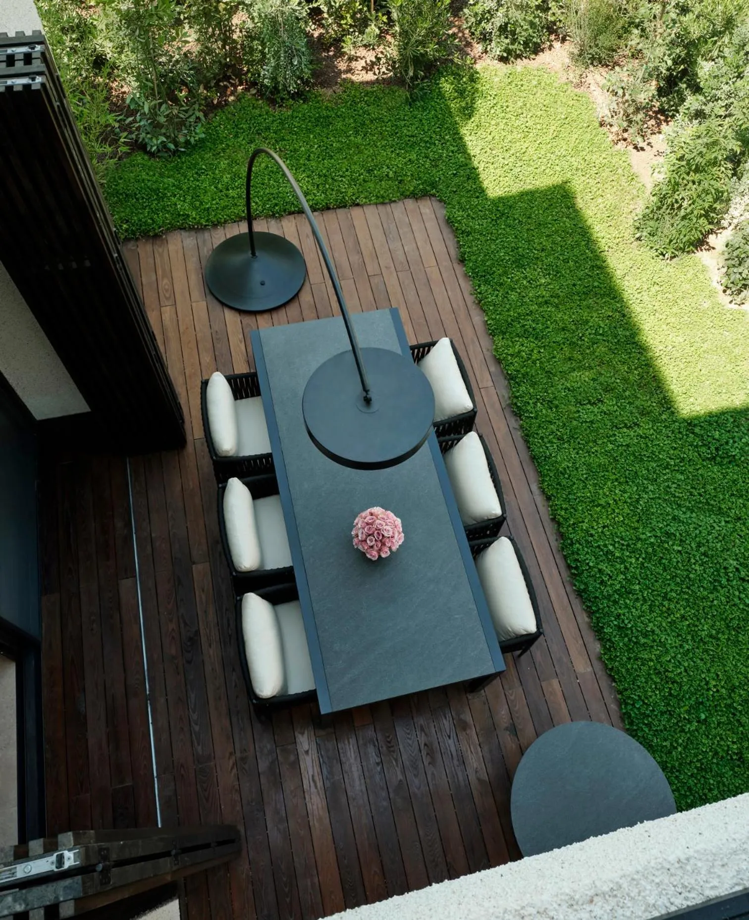 Garden in Caja by Maxx Royal