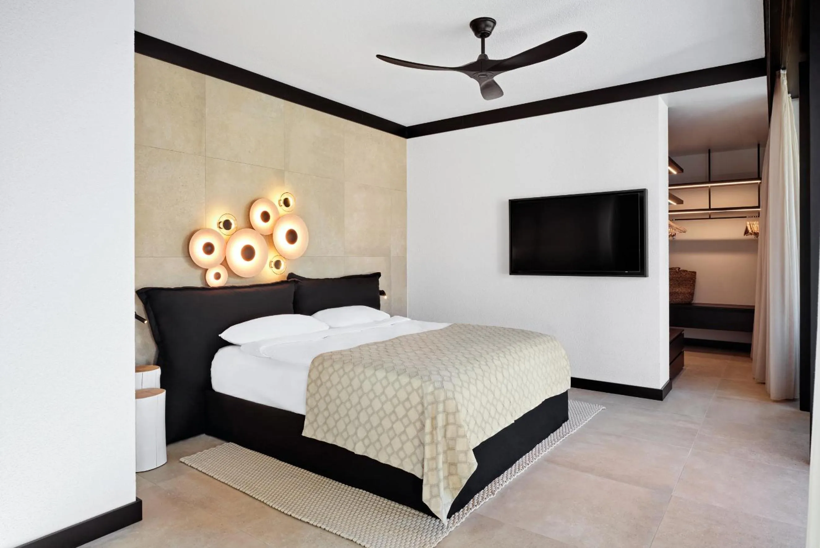 TV and multimedia, Bed in Caja by Maxx Royal