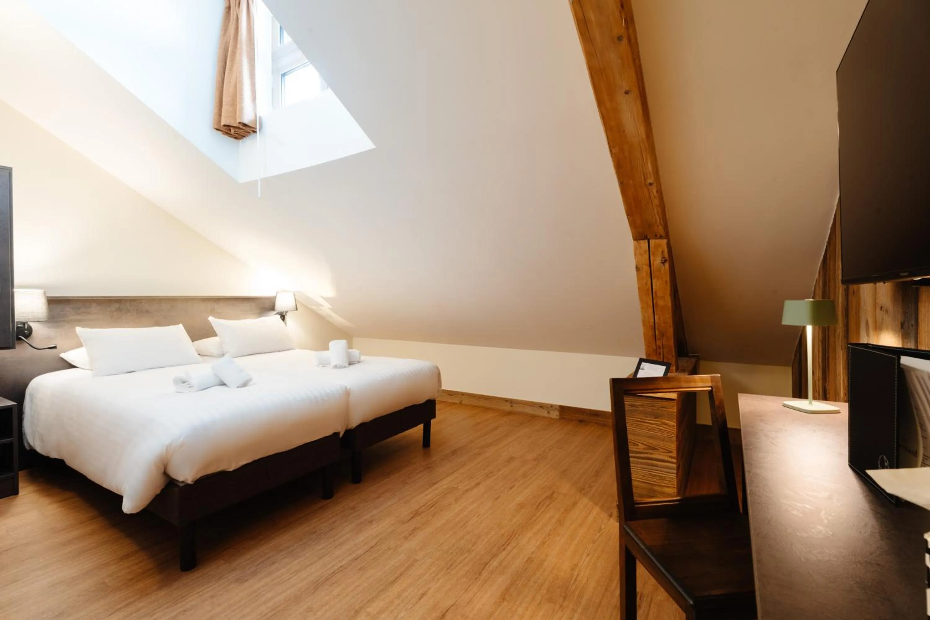 Photo of the whole room, Bed in Hostellerie du Petit Saint Bernard