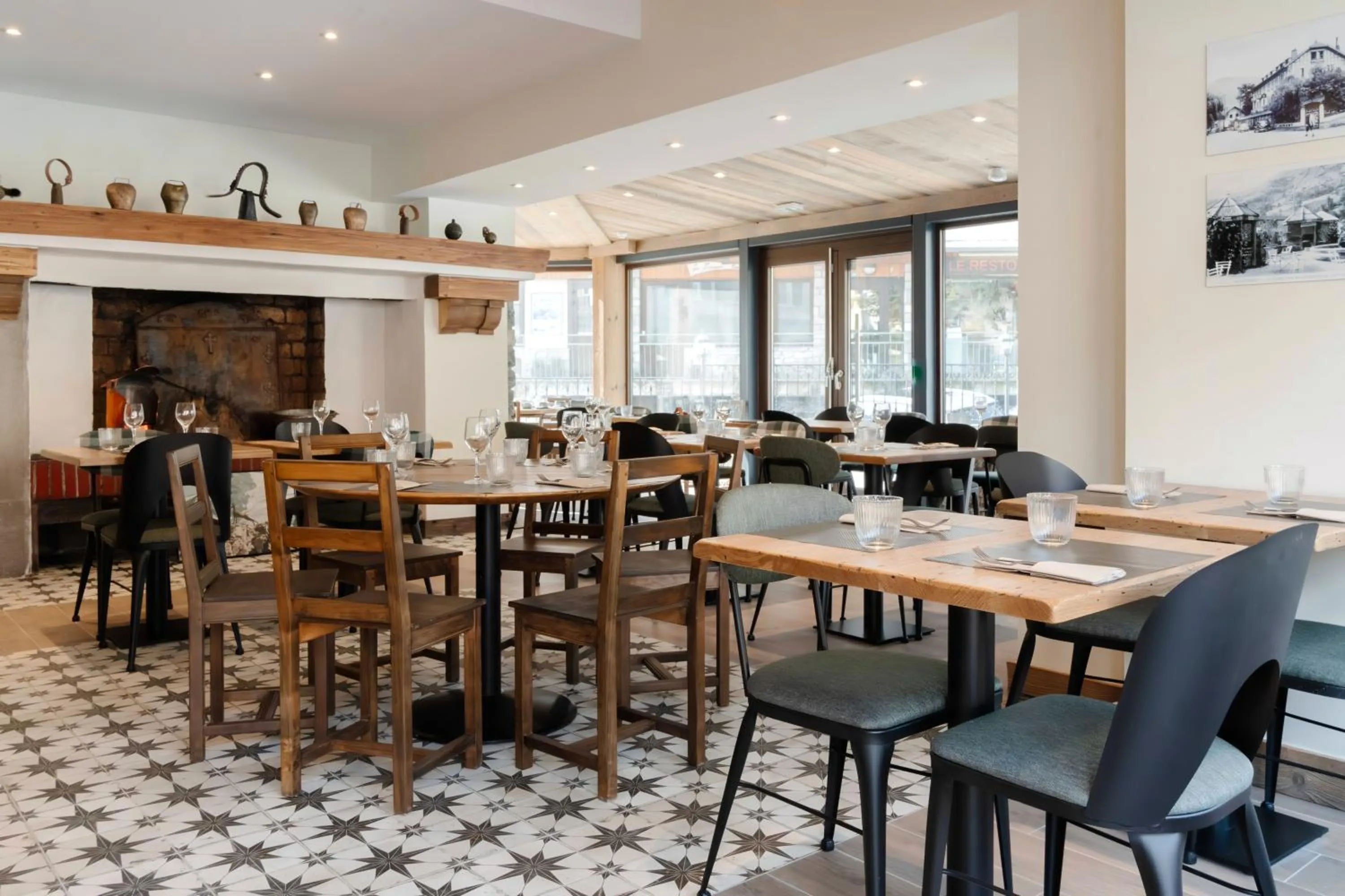 Restaurant/places to eat in Hostellerie du Petit Saint Bernard