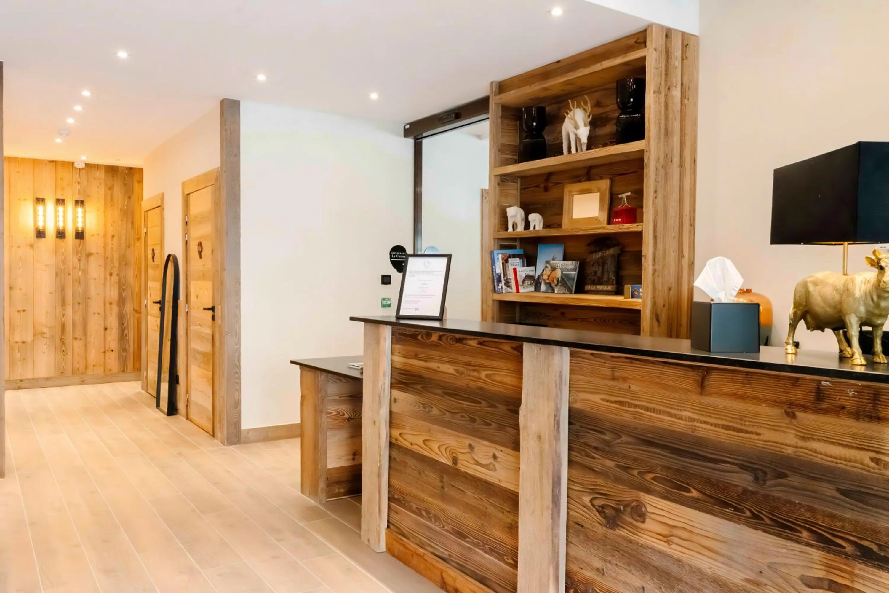 Lobby or reception in Hostellerie du Petit Saint Bernard