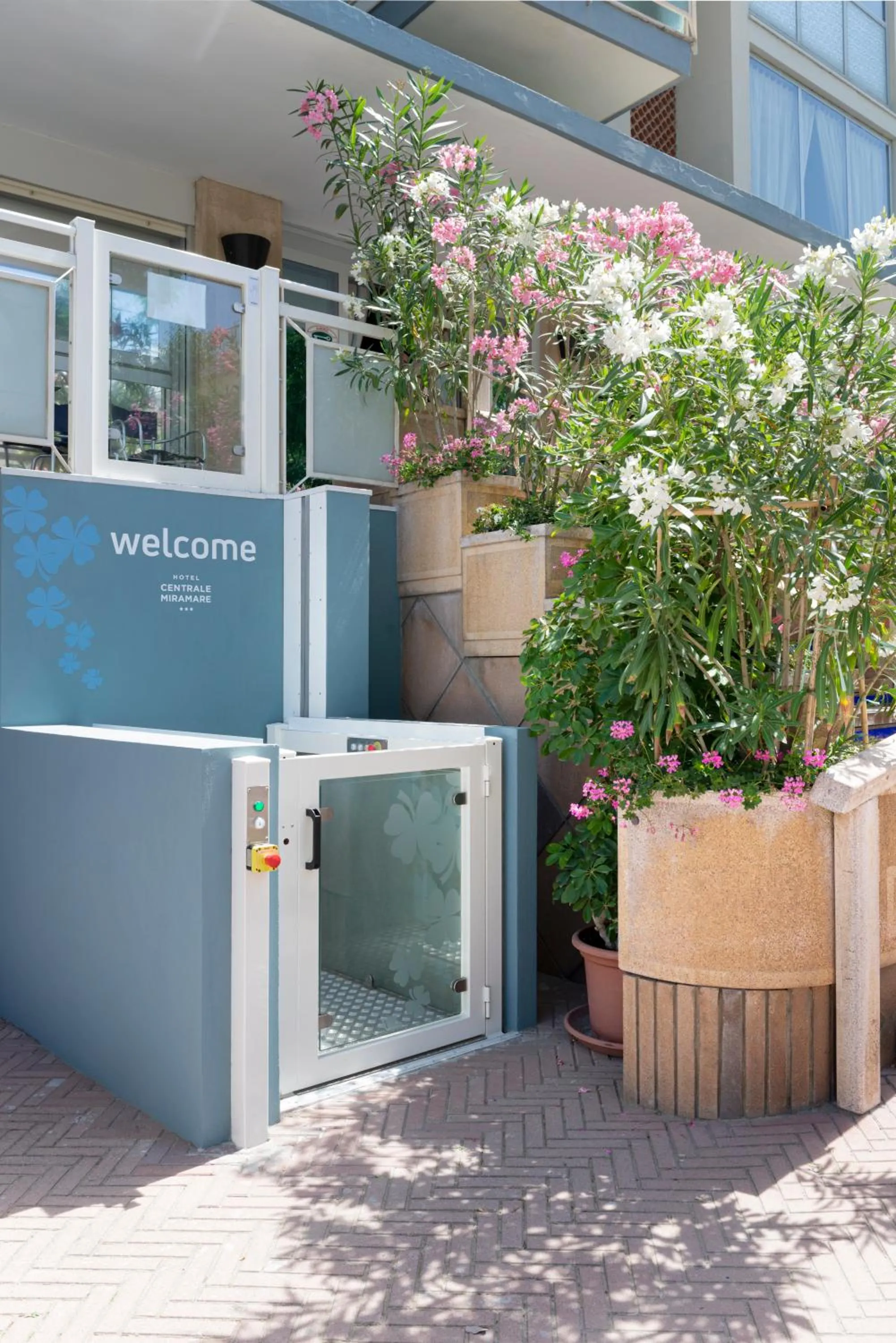 Property building in Hotel Centrale Miramare