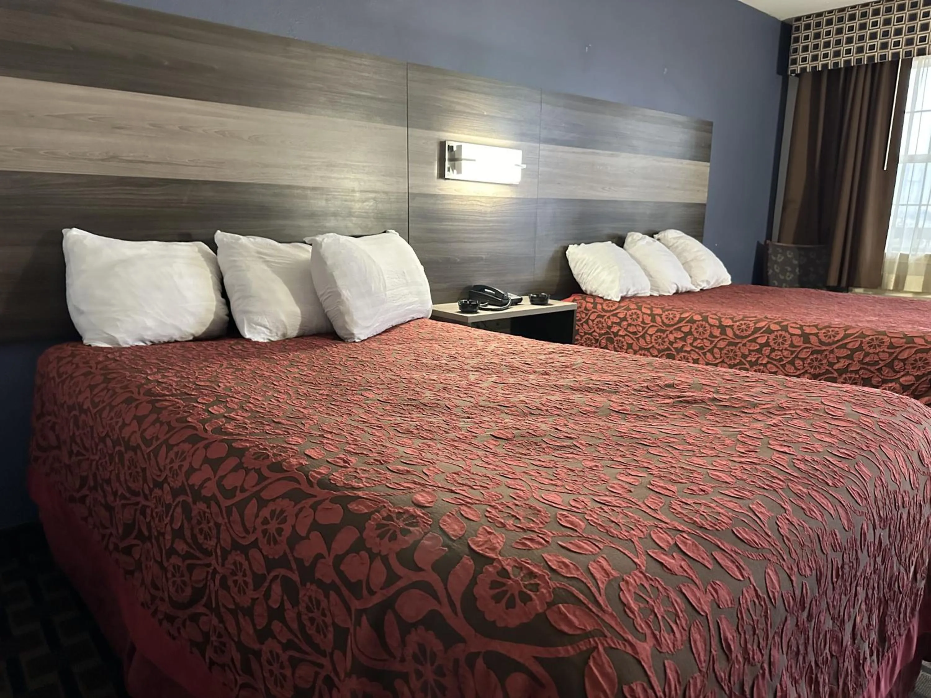 Bathroom, Bed in Days Inn by Wyndham Dallas South