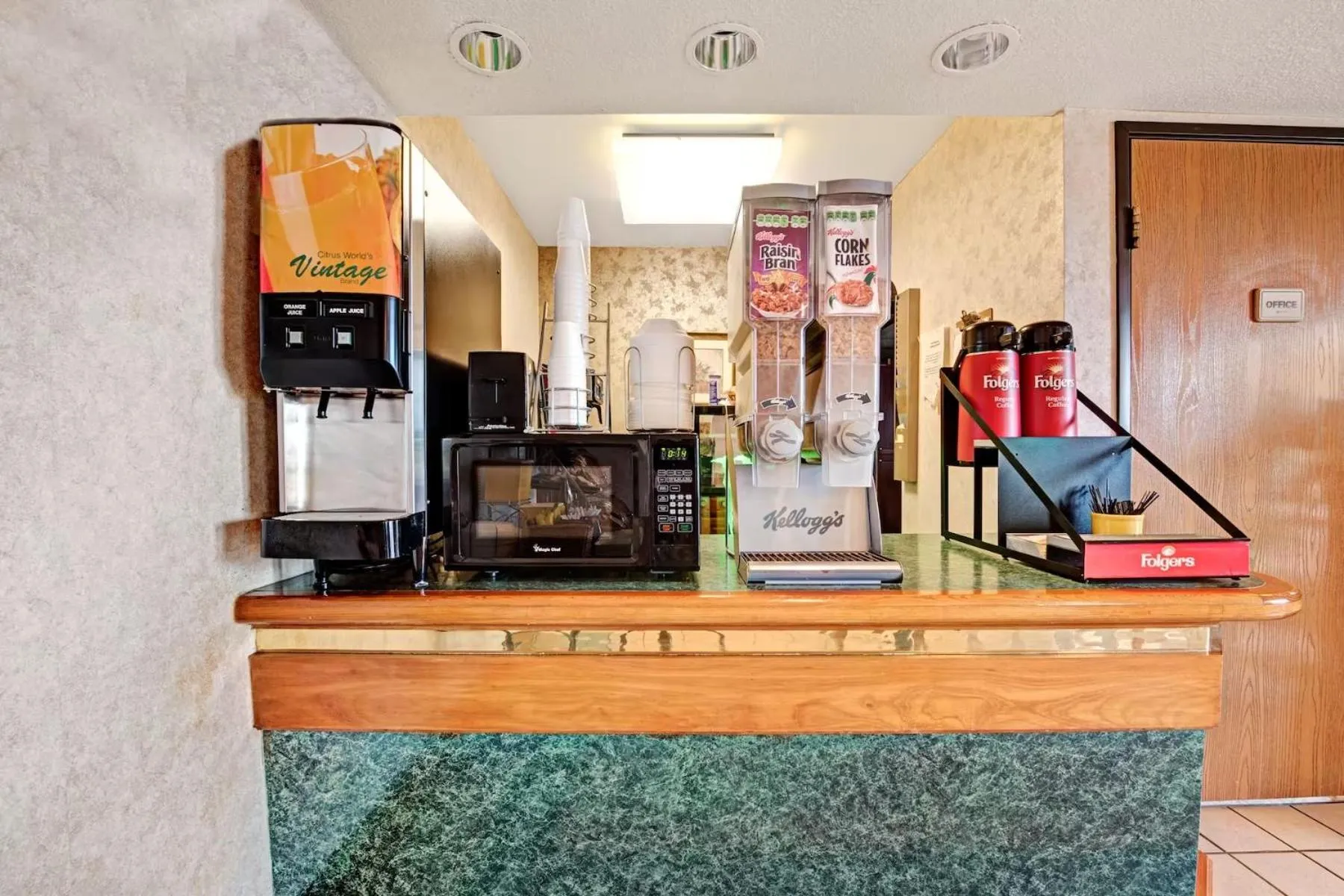 Lobby or reception in Days Inn by Wyndham Dallas South