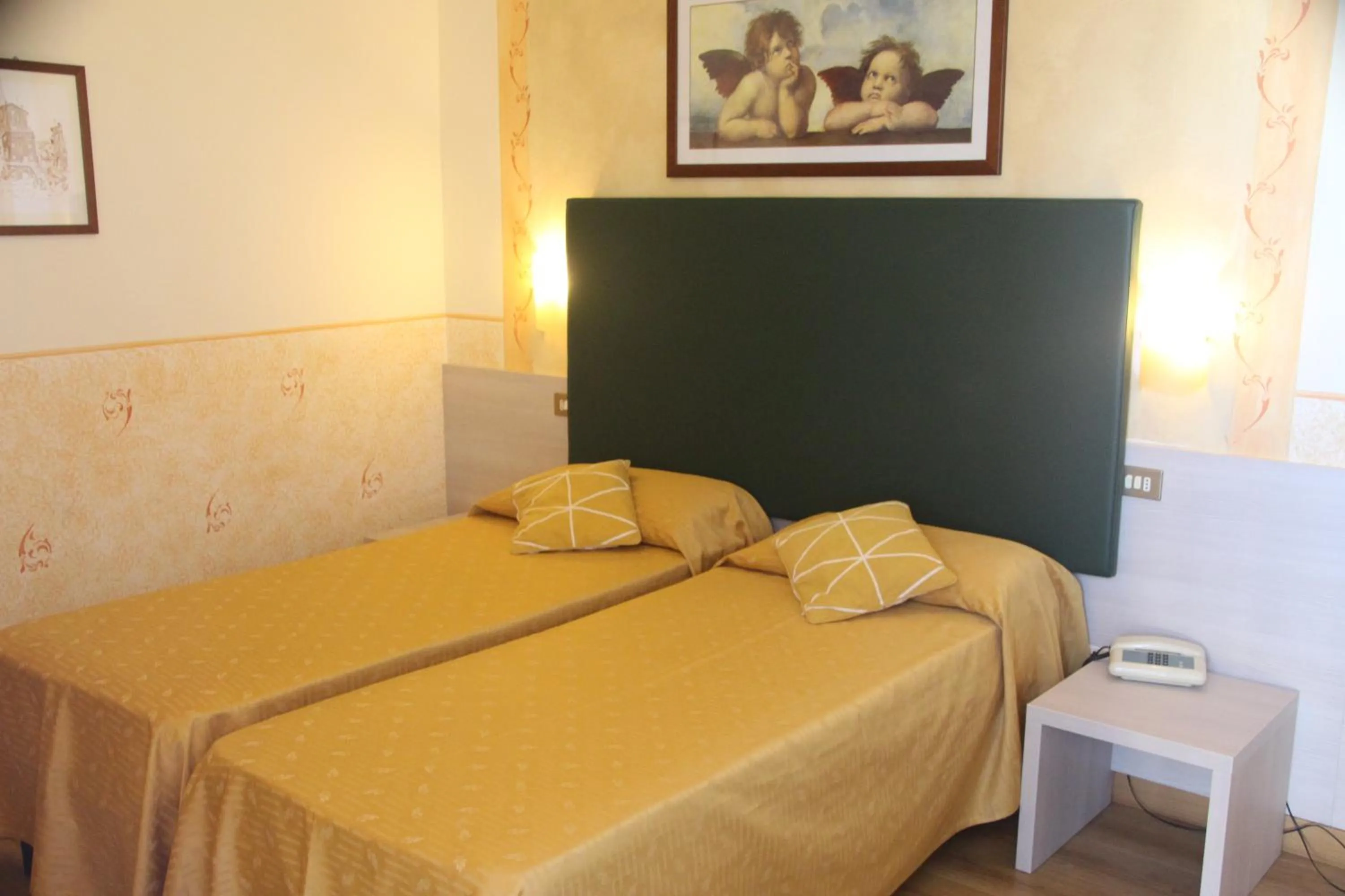 Bed in Albergo Sole