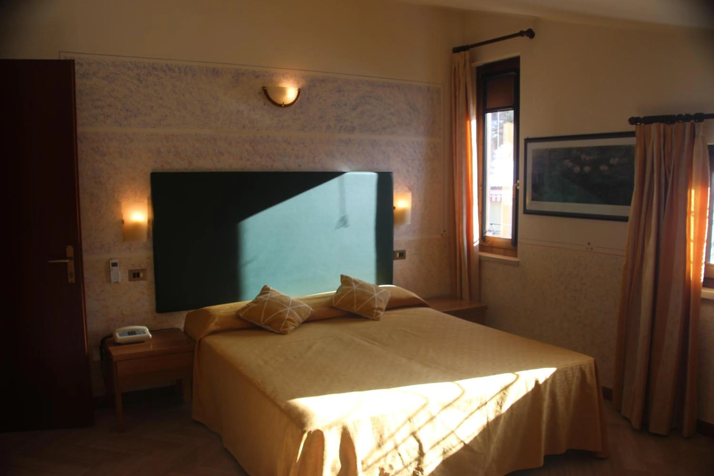 Bed in Albergo Sole
