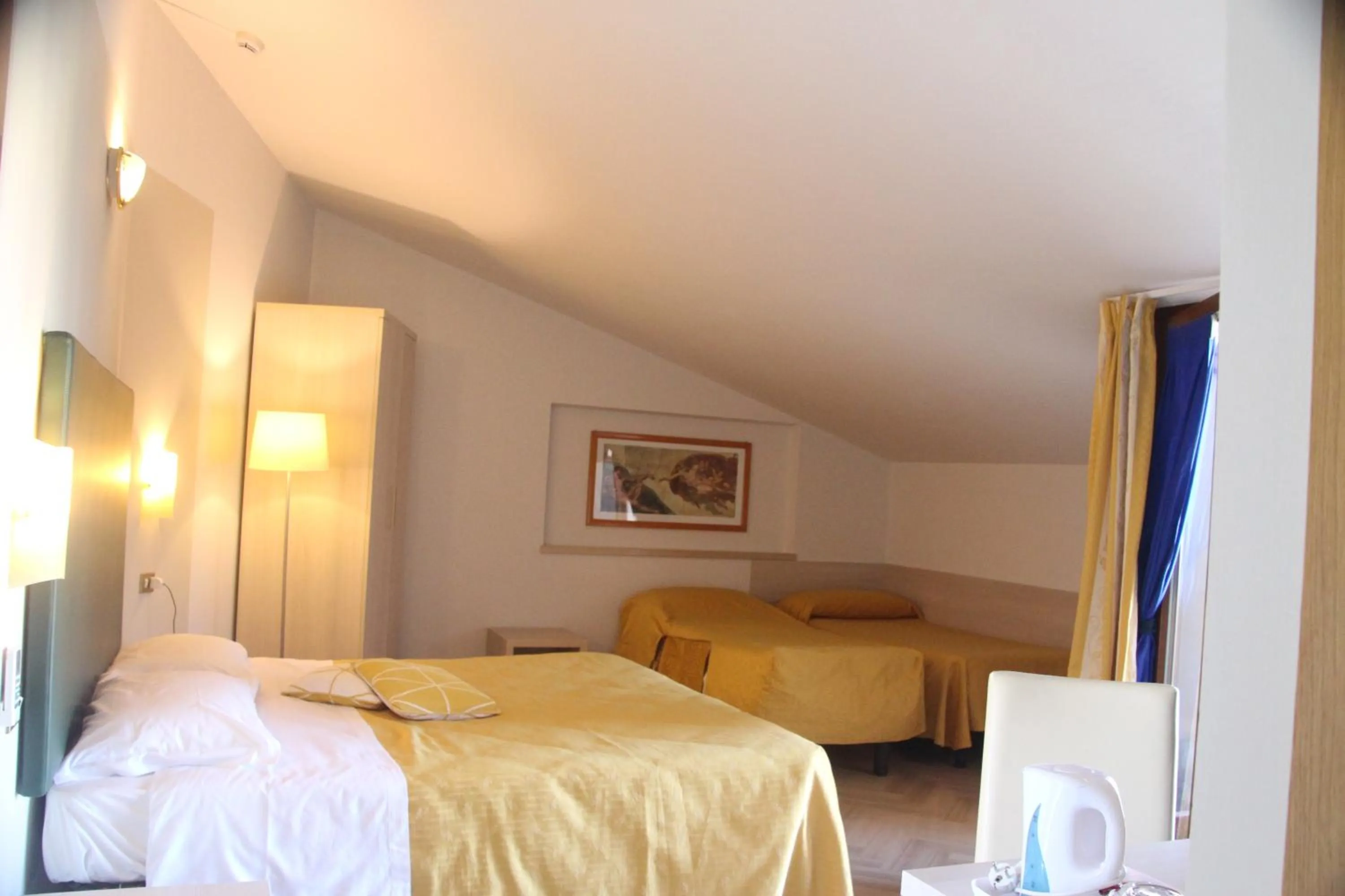 Bed in Albergo Sole