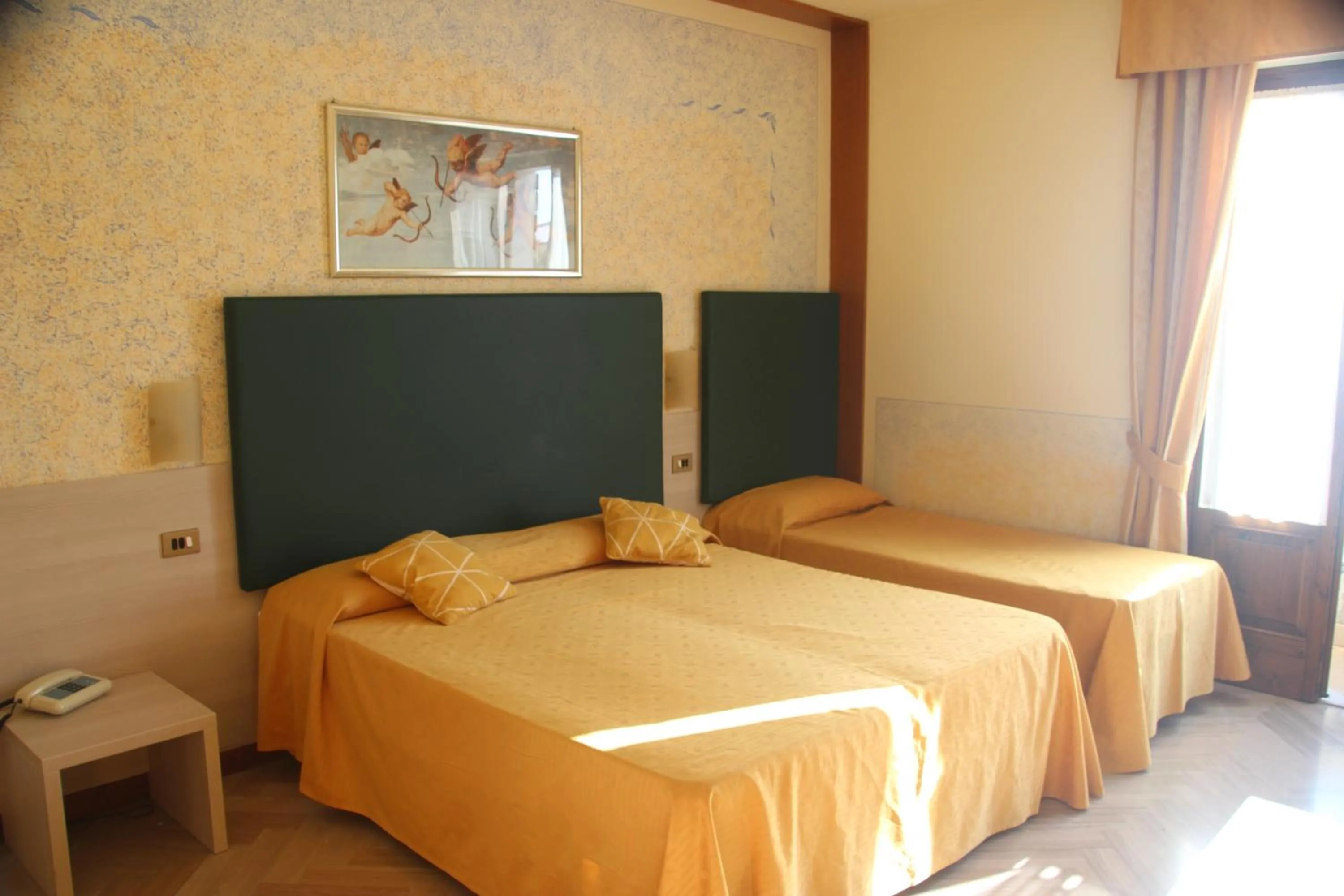 Bed in Albergo Sole
