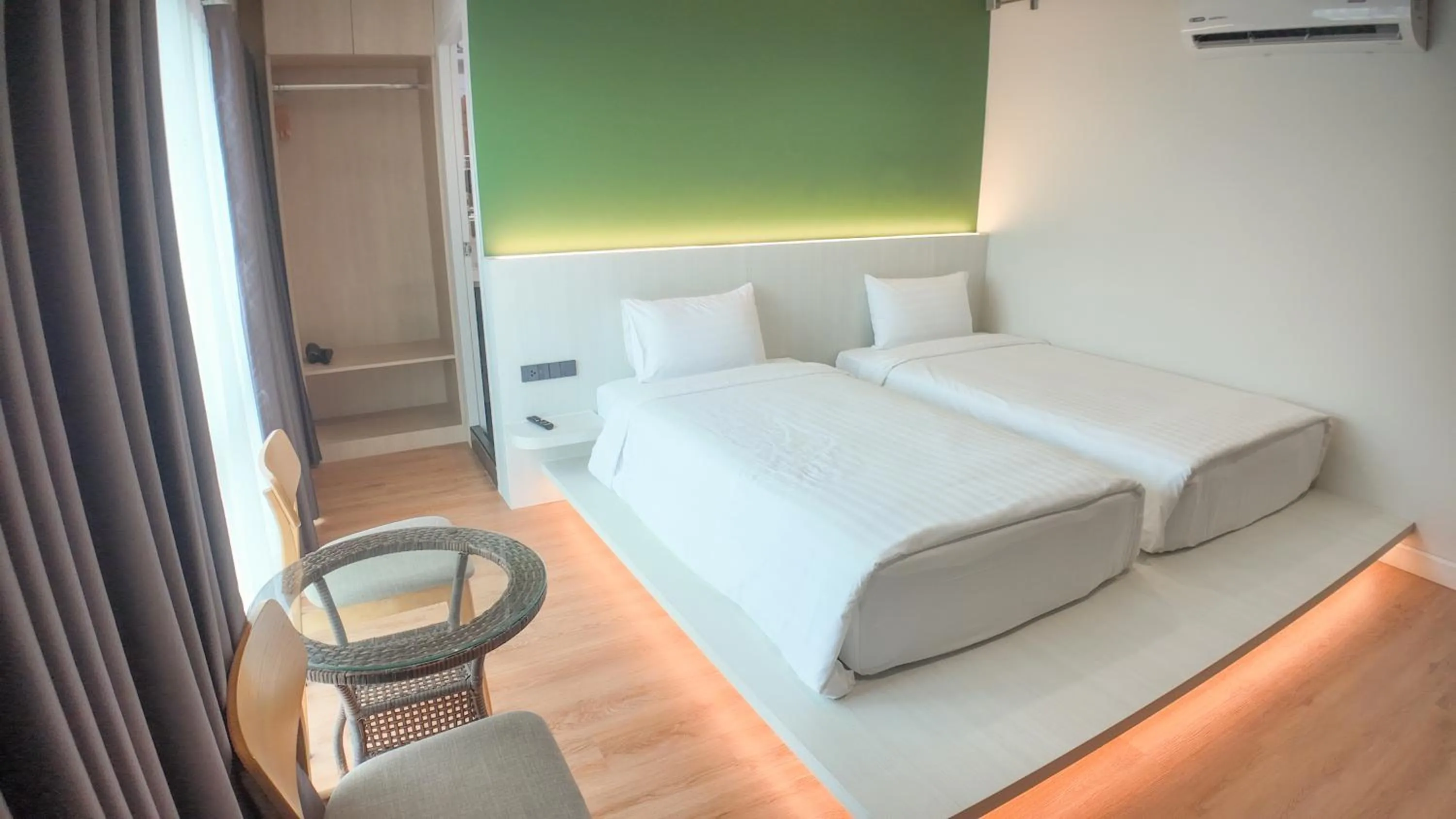 Superior Twin Room in V1 boutique hotel