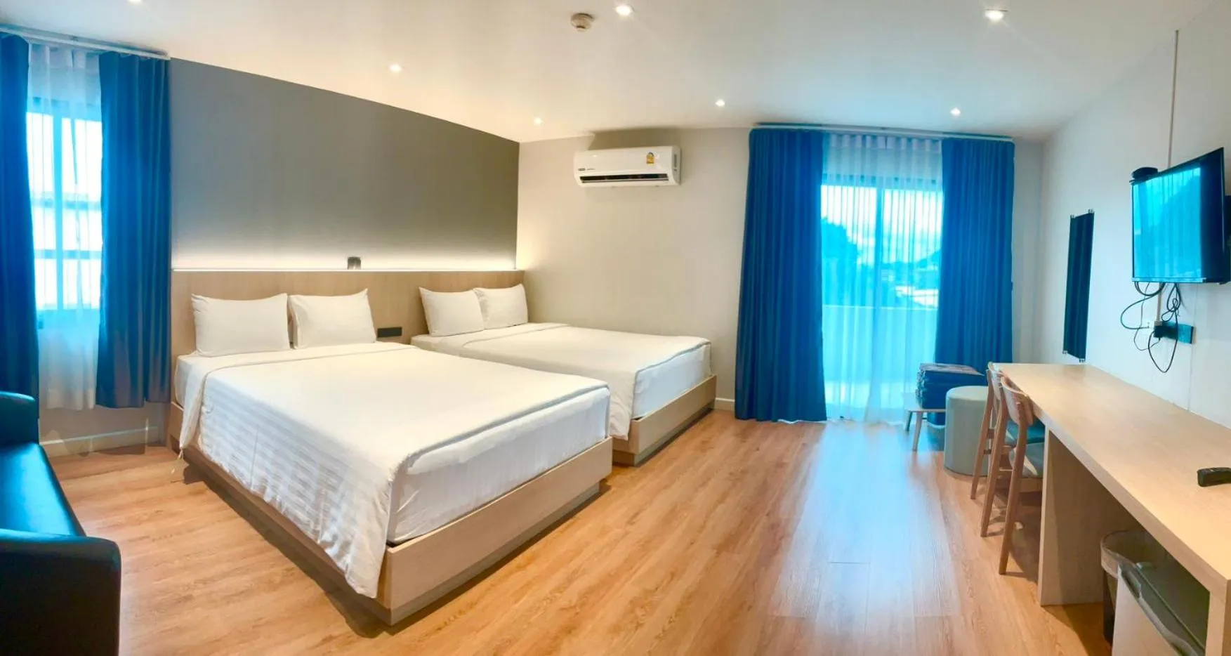 Bedroom, Bed in V1 boutique hotel