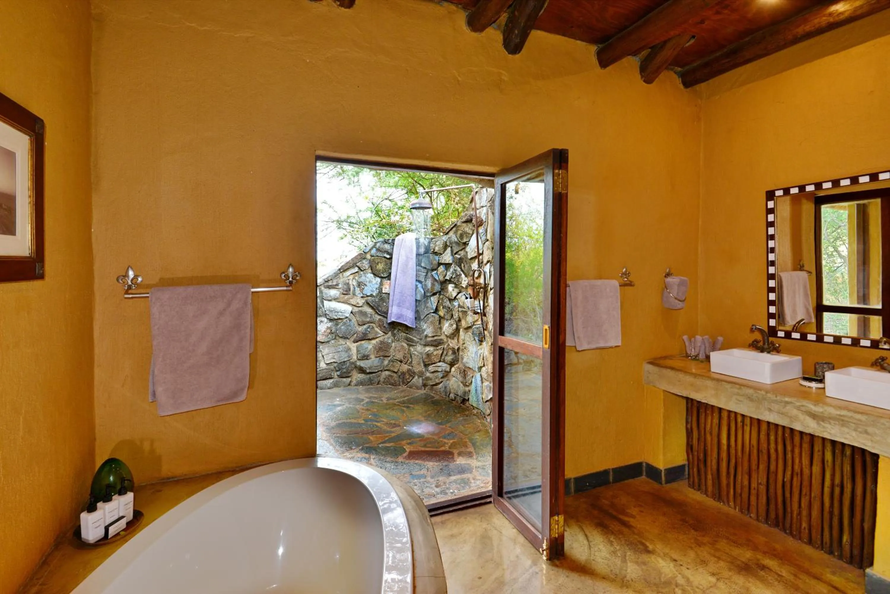 Bathroom in Motswiri Private Safari Lodge