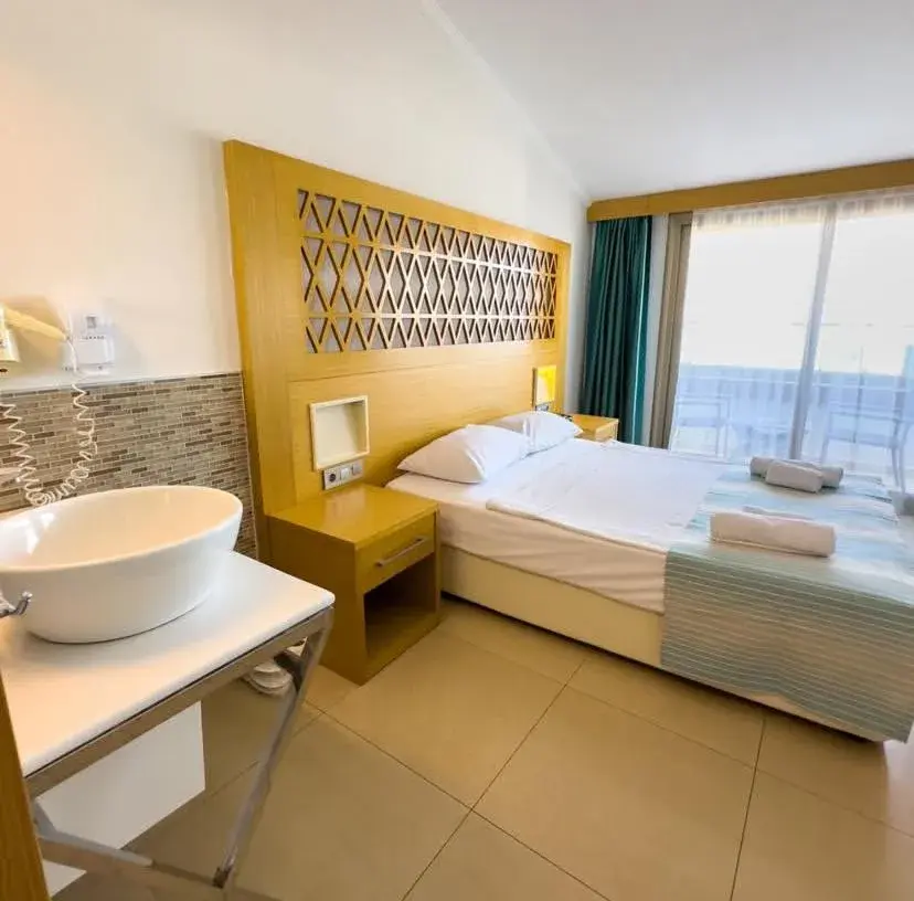 Budget Double Room in Aurasia Design Hotel Budget Double Room in Aurasia Design Hotel