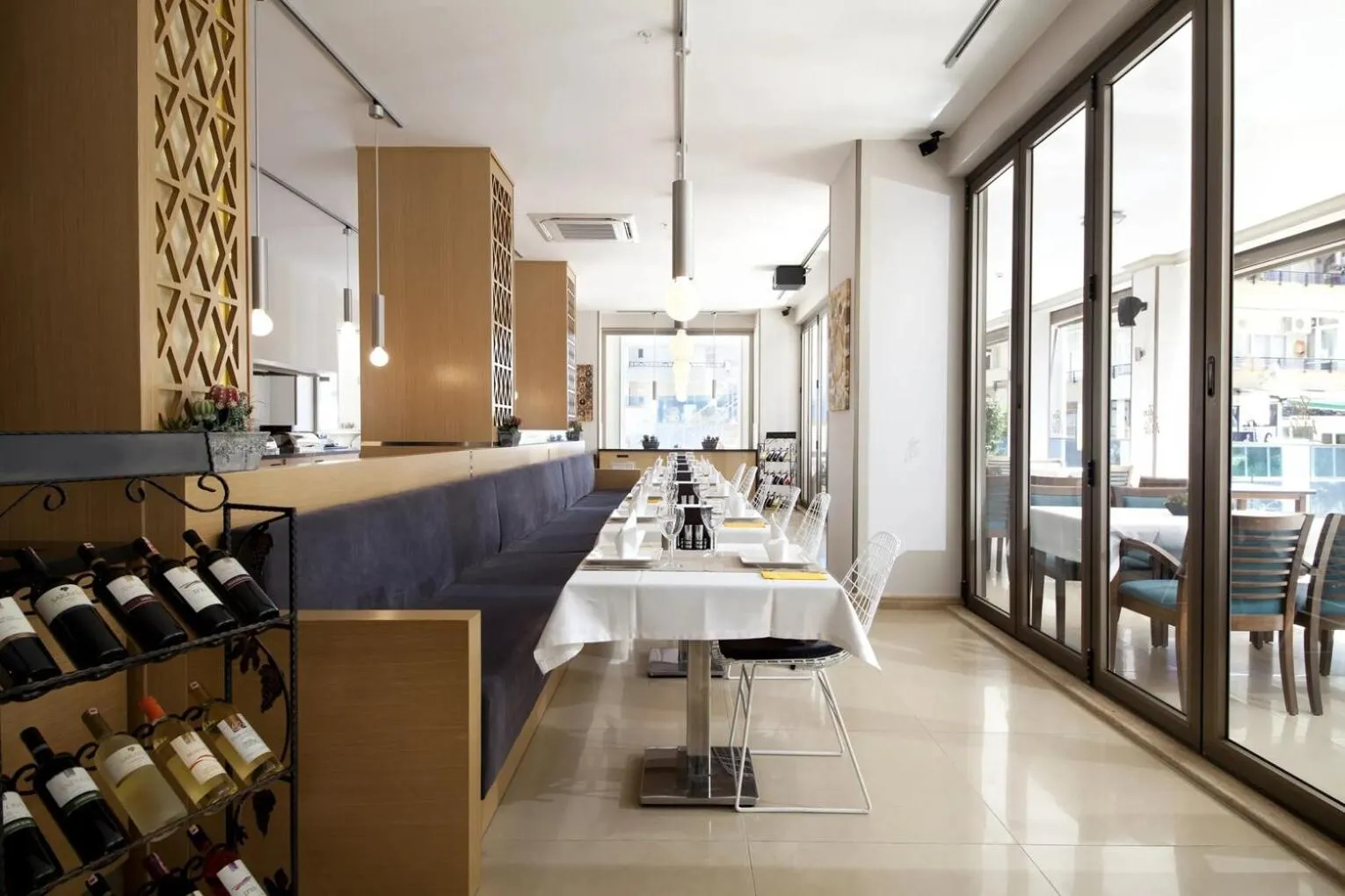 Restaurant/places to eat in Aurasia Design Hotel