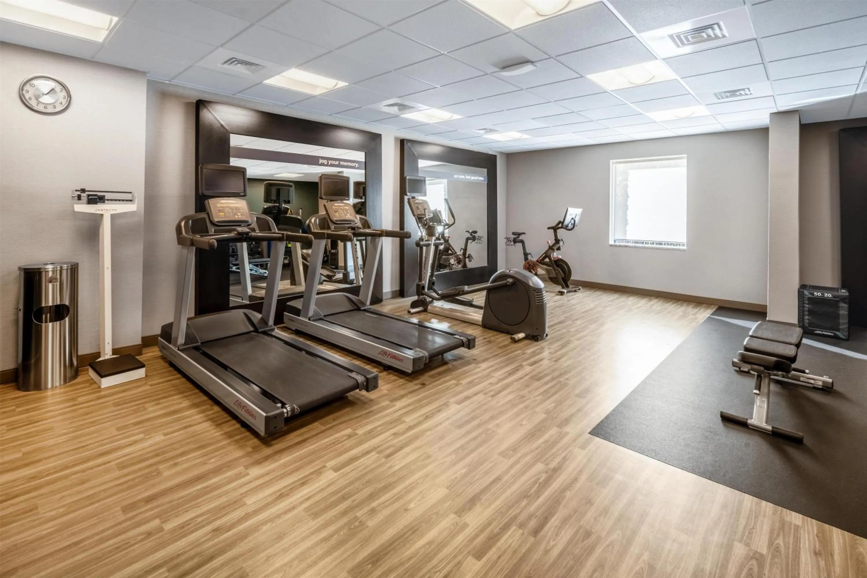 Fitness centre/facilities in Hampton Inn and Suites Camp Springs