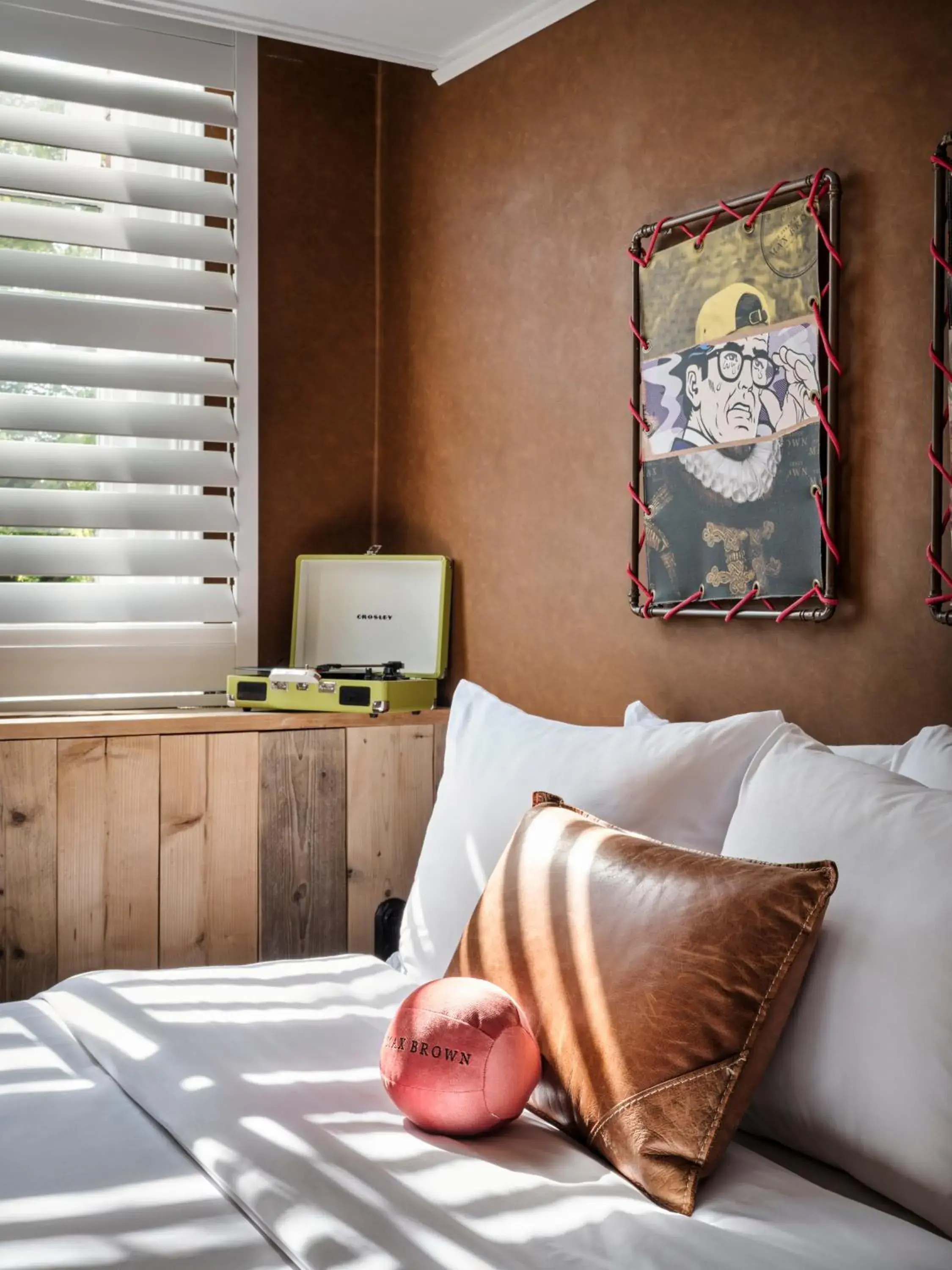 Bedroom in Max Brown Hotel Museum Square, part of Sircle Collection Bedroom in Max Brown Hotel Museum Square, part of Sircle Collection