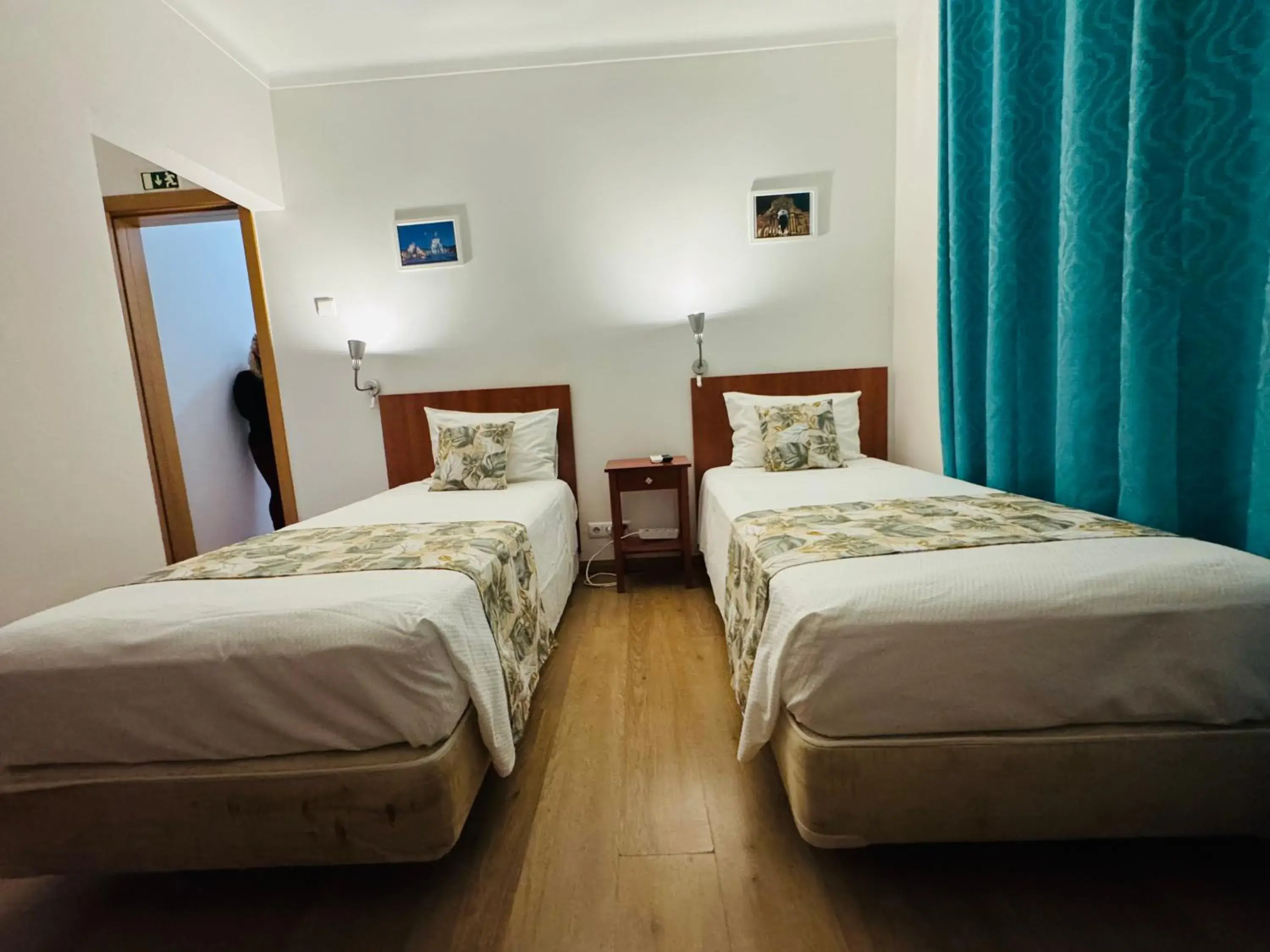 Twin Room with Bathroom in Residencial Camoes Twin Room with Bathroom in Residencial Camoes