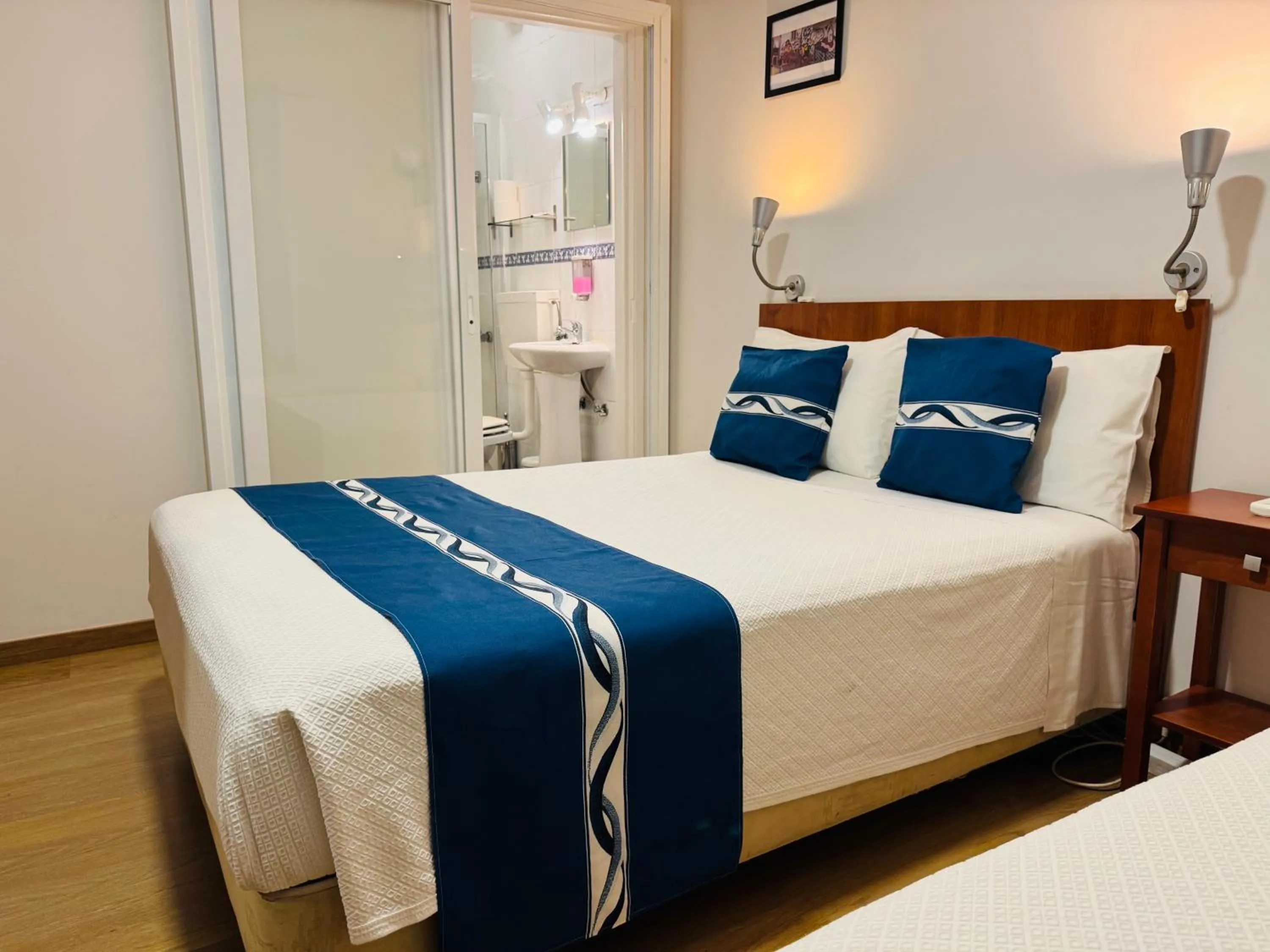 Bed in Residencial Camoes