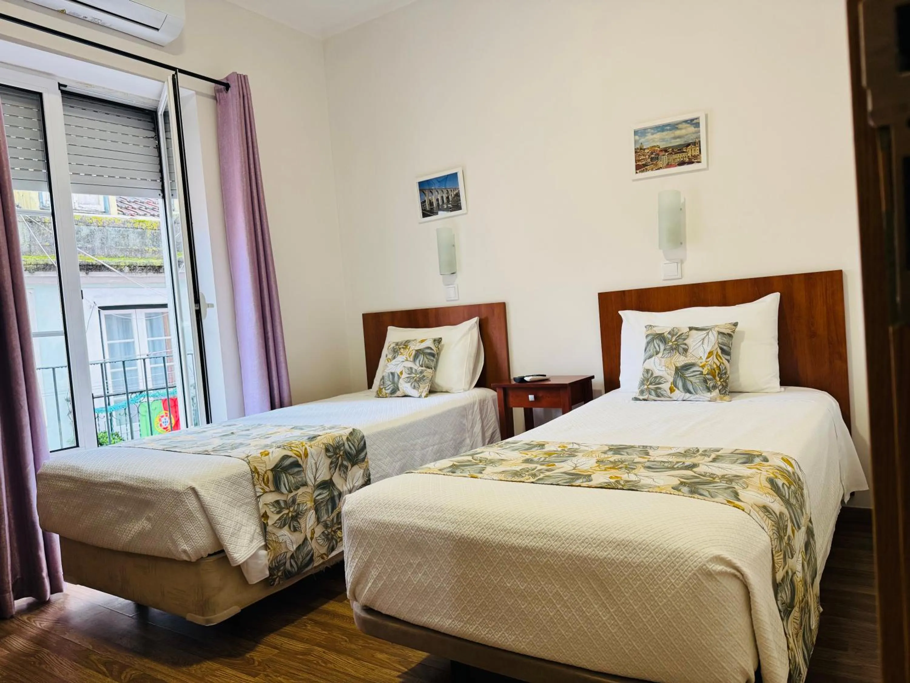 Bed in Residencial Camoes