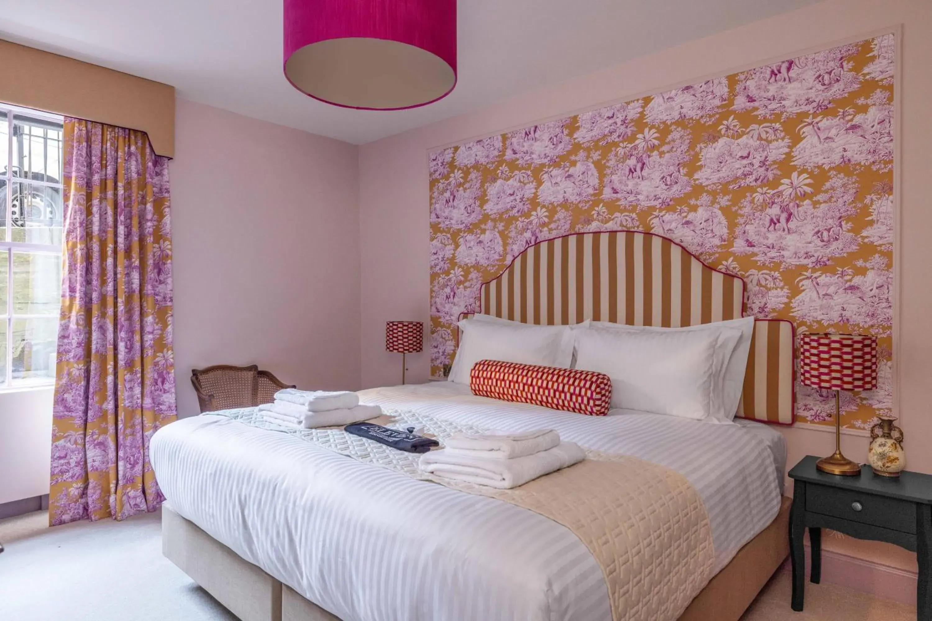 King Room- Rothesay in Eleven Stafford Street Townhouse King Room- Rothesay in Eleven Stafford Street Townhouse