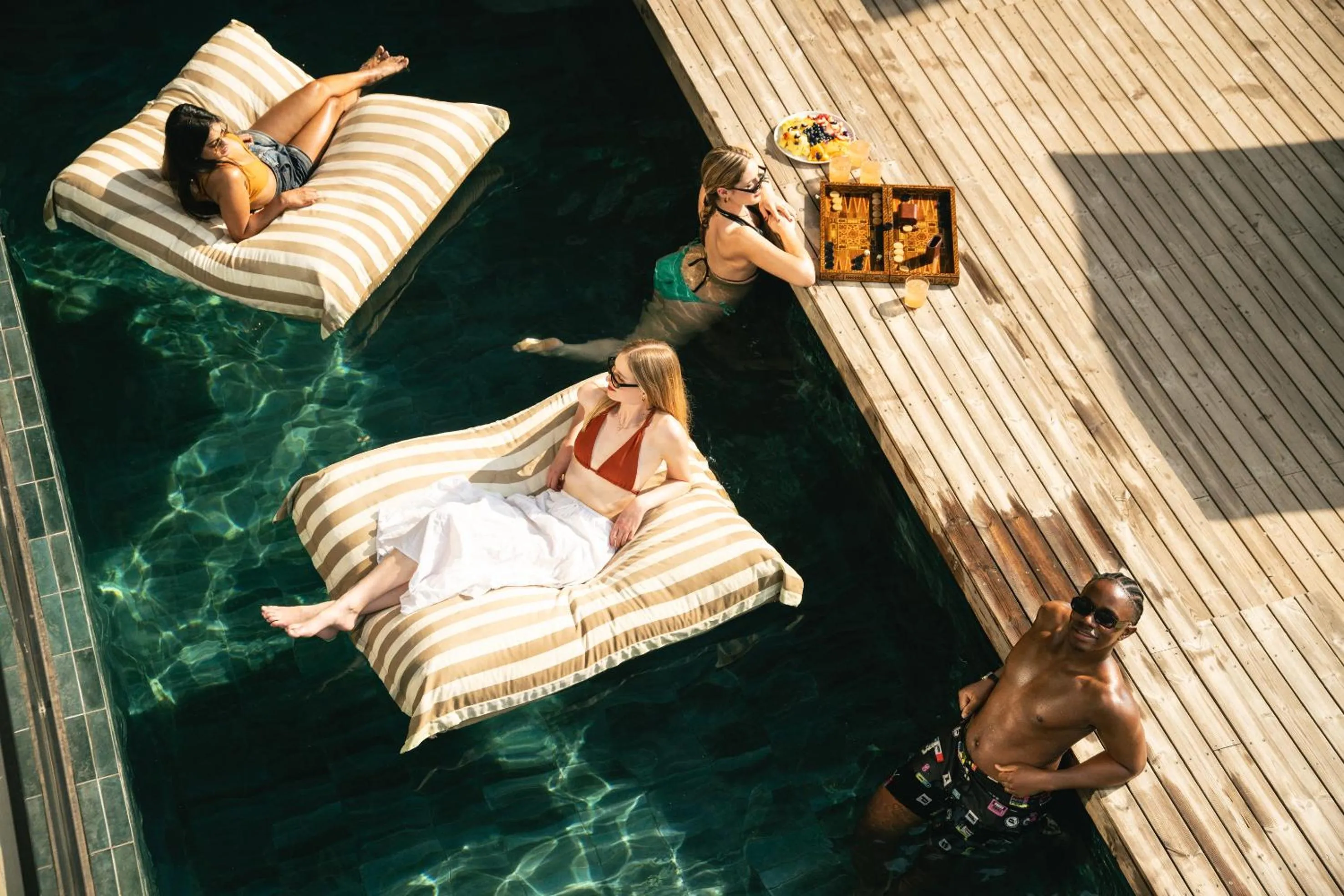 People in Neighbourgood 84 Harrington