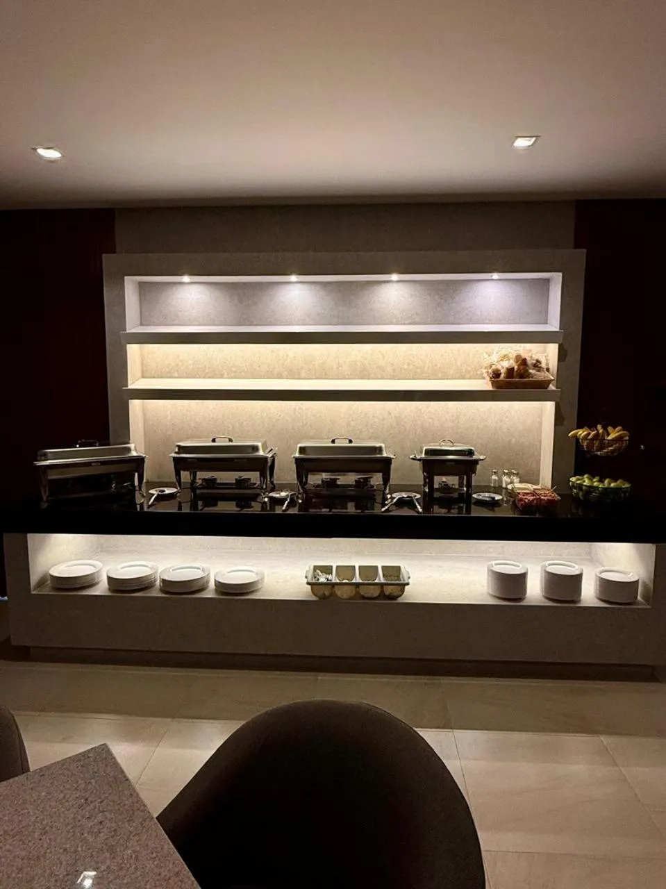 Restaurant/places to eat in Hotel Myst.