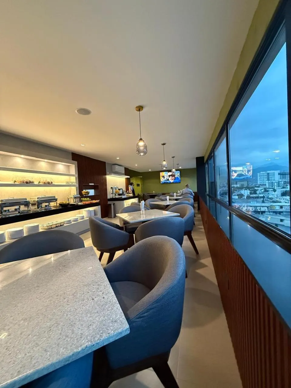 Restaurant/places to eat in Hotel Myst.