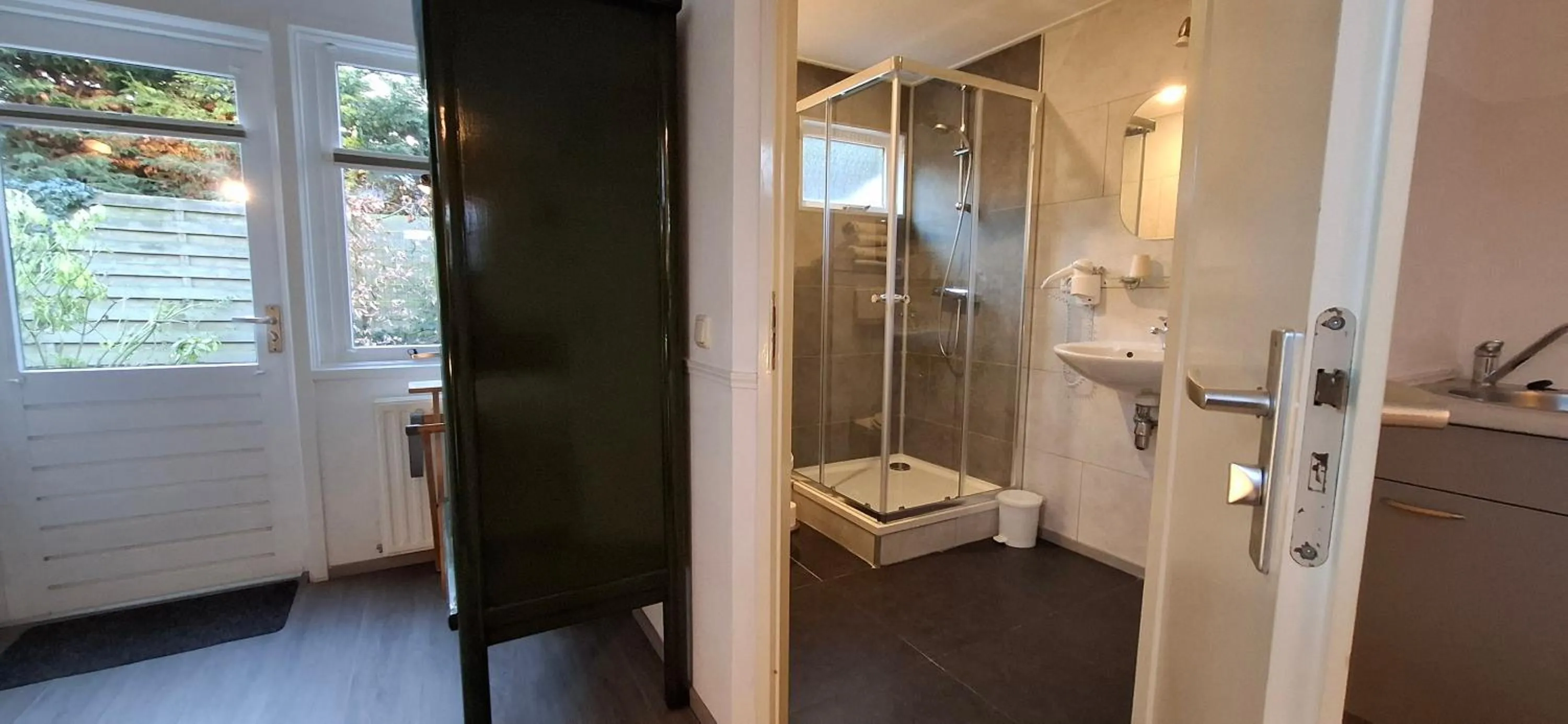 Shower in Hotel Randduin