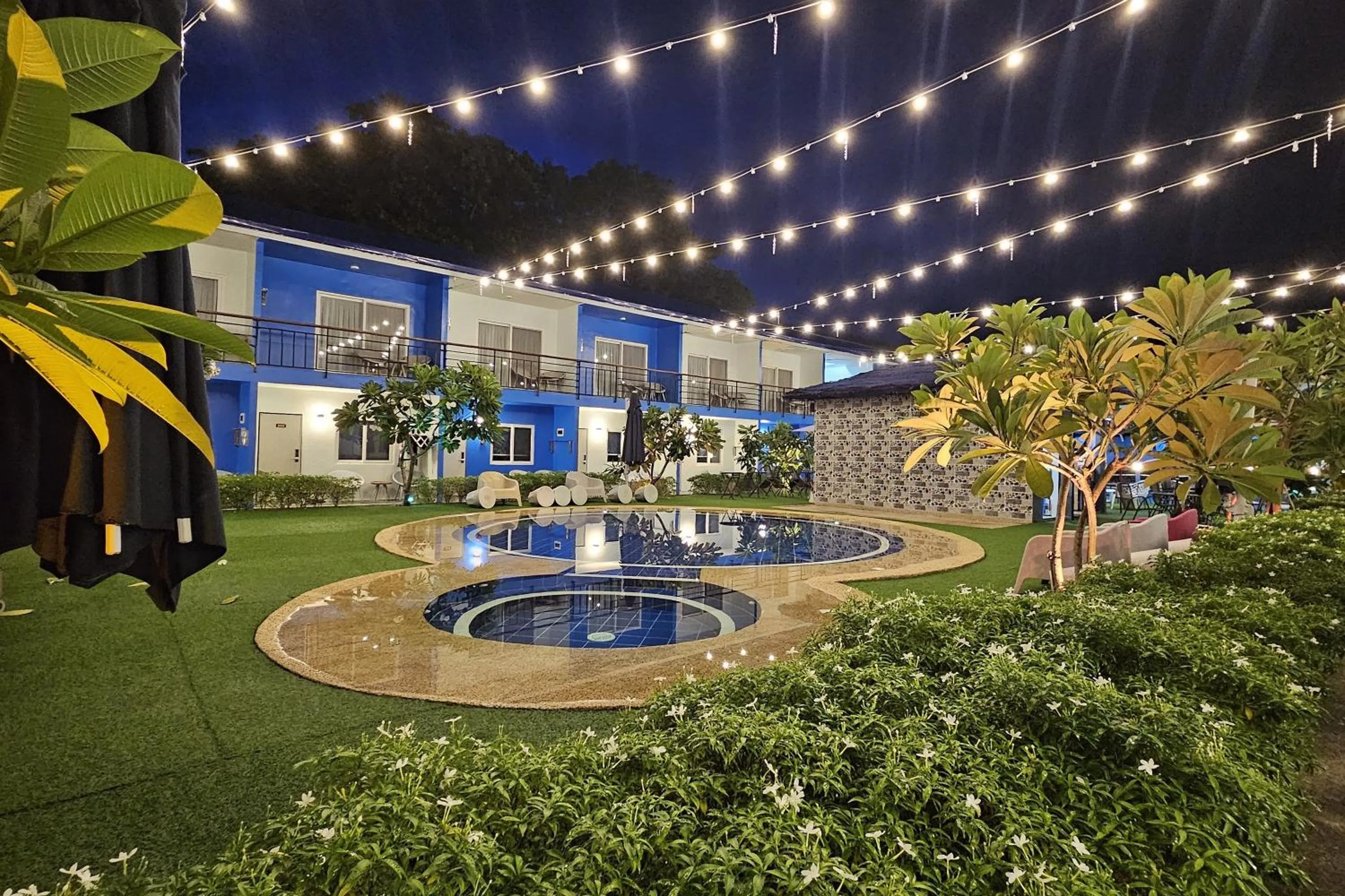 Property building in Casa Blu Hotel & Resort