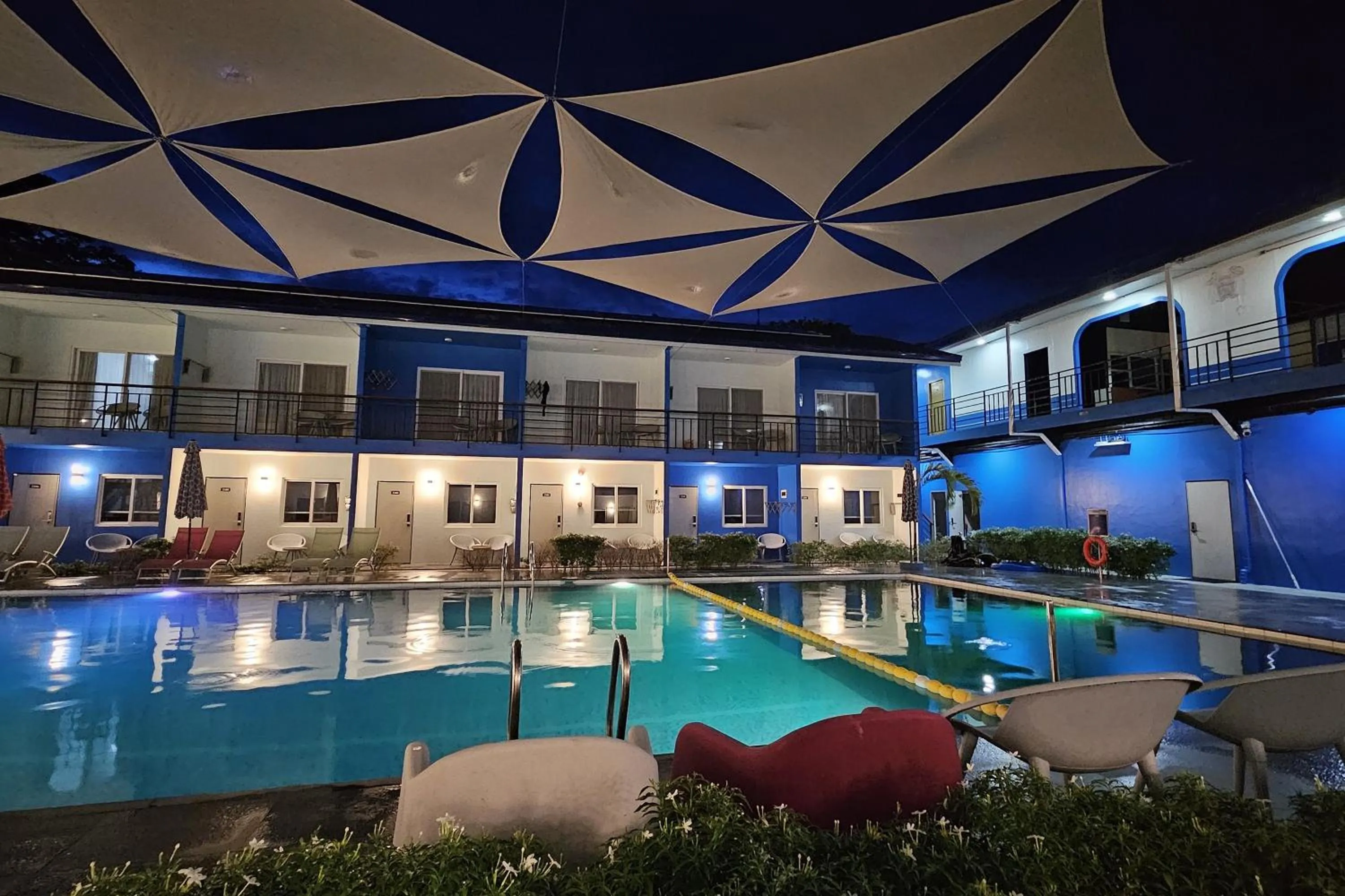 Swimming pool in Casa Blu Hotel & Resort