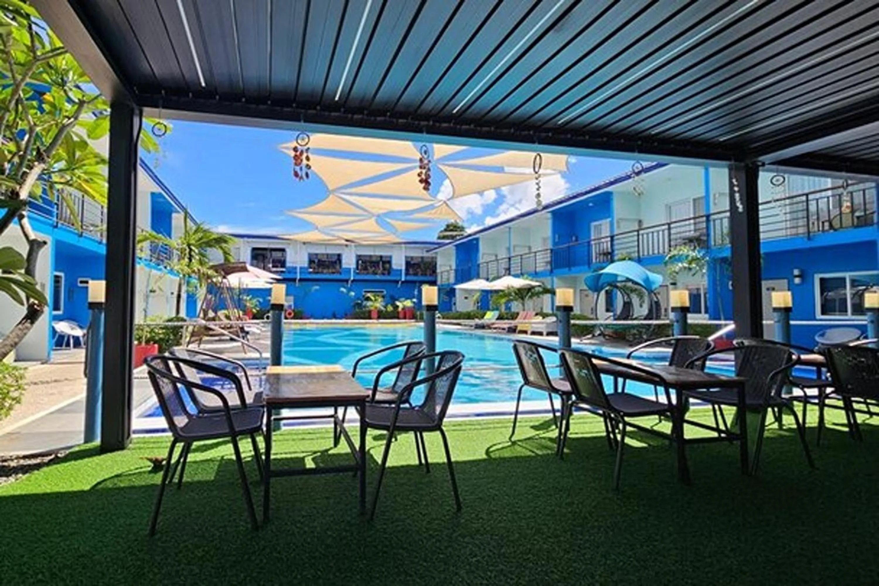 Restaurant/places to eat in Casa Blu Hotel & Resort