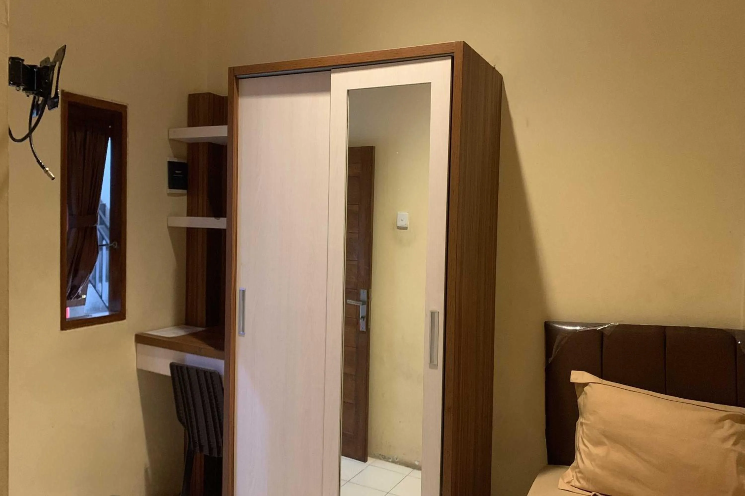 Photo of the whole room, Bed in Residence 21 Syariah