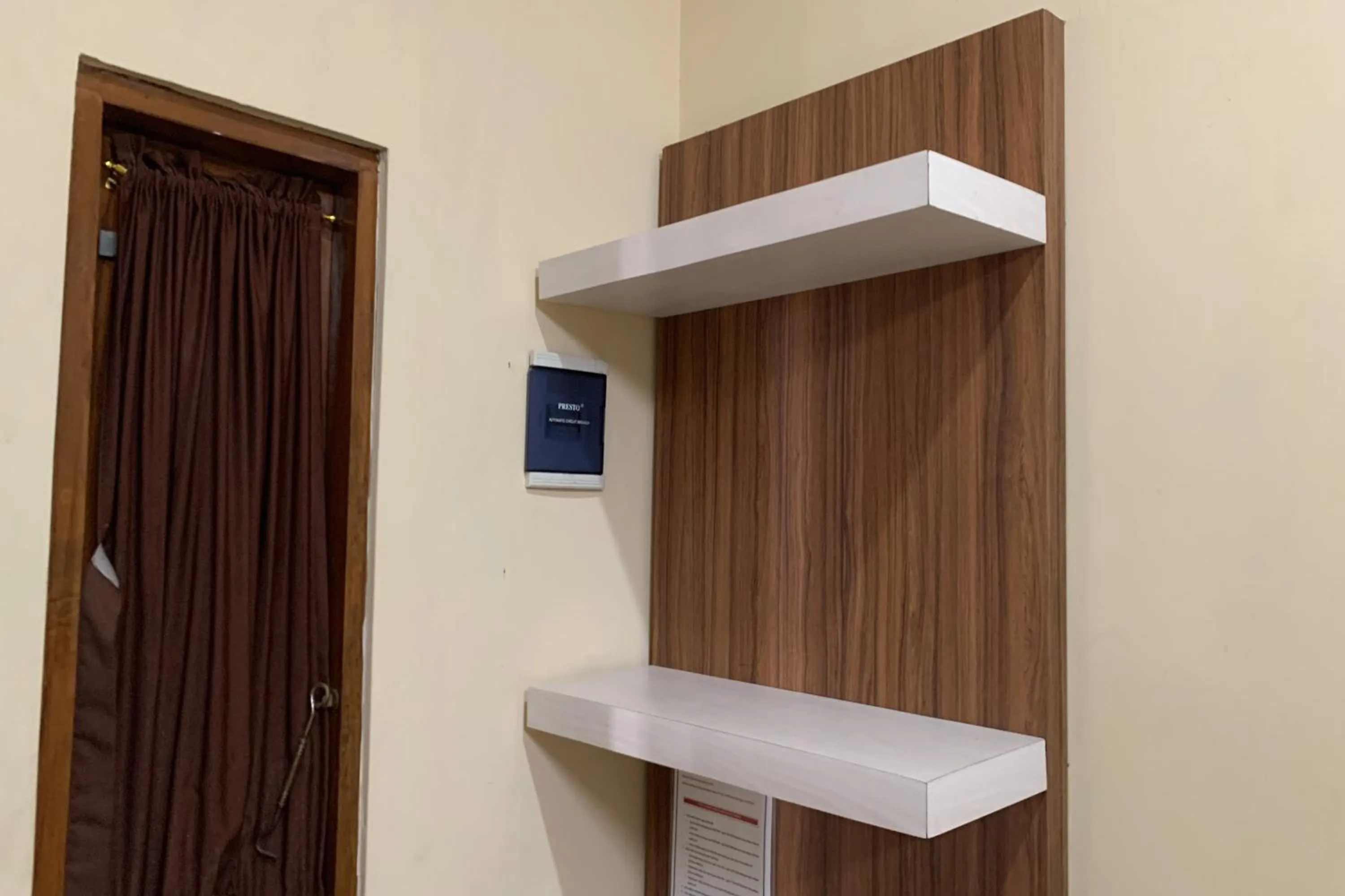 wardrobe in Residence 21 Syariah