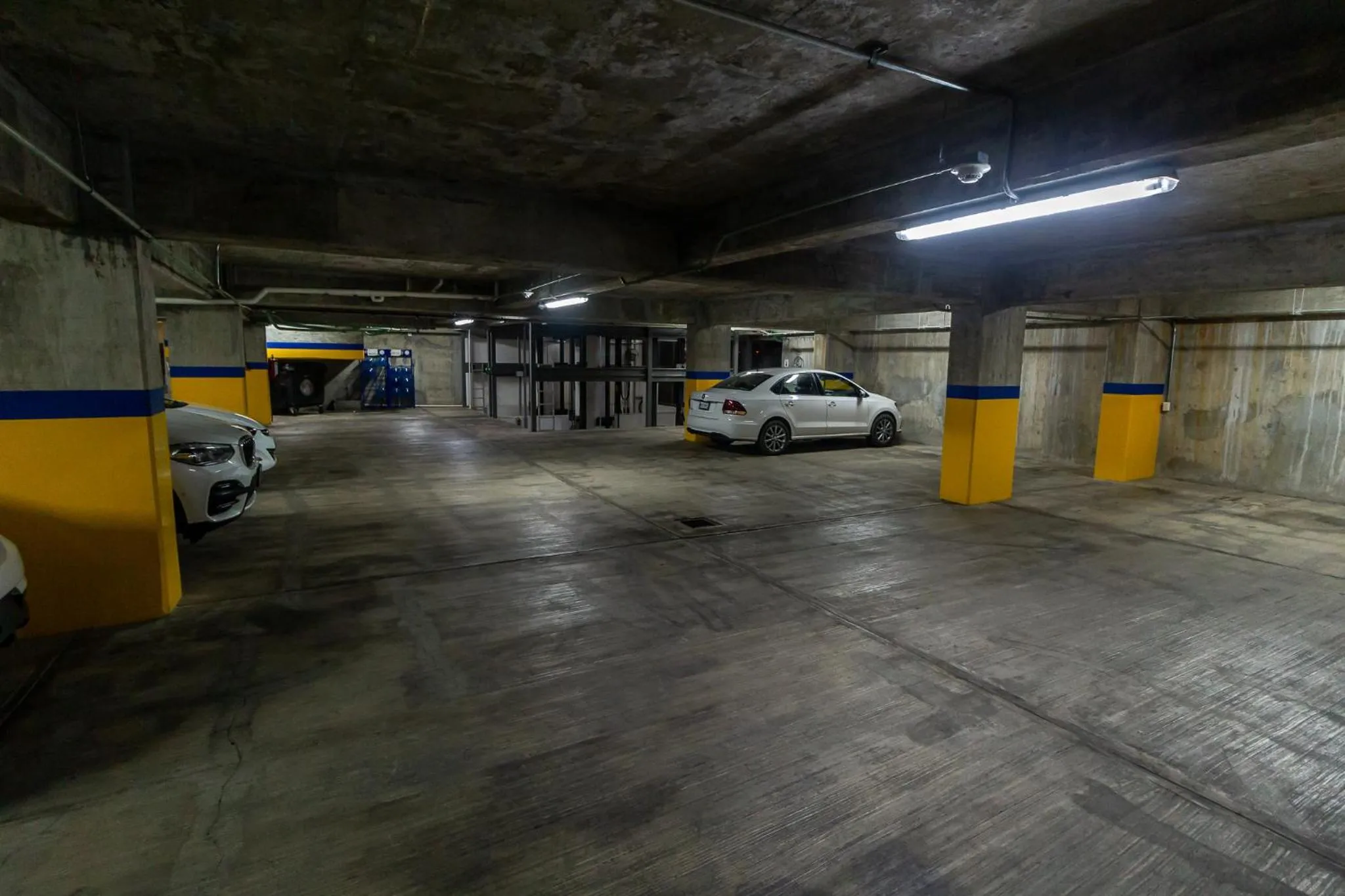 Parking in Hoteles Piedra Alta by De Los Perez