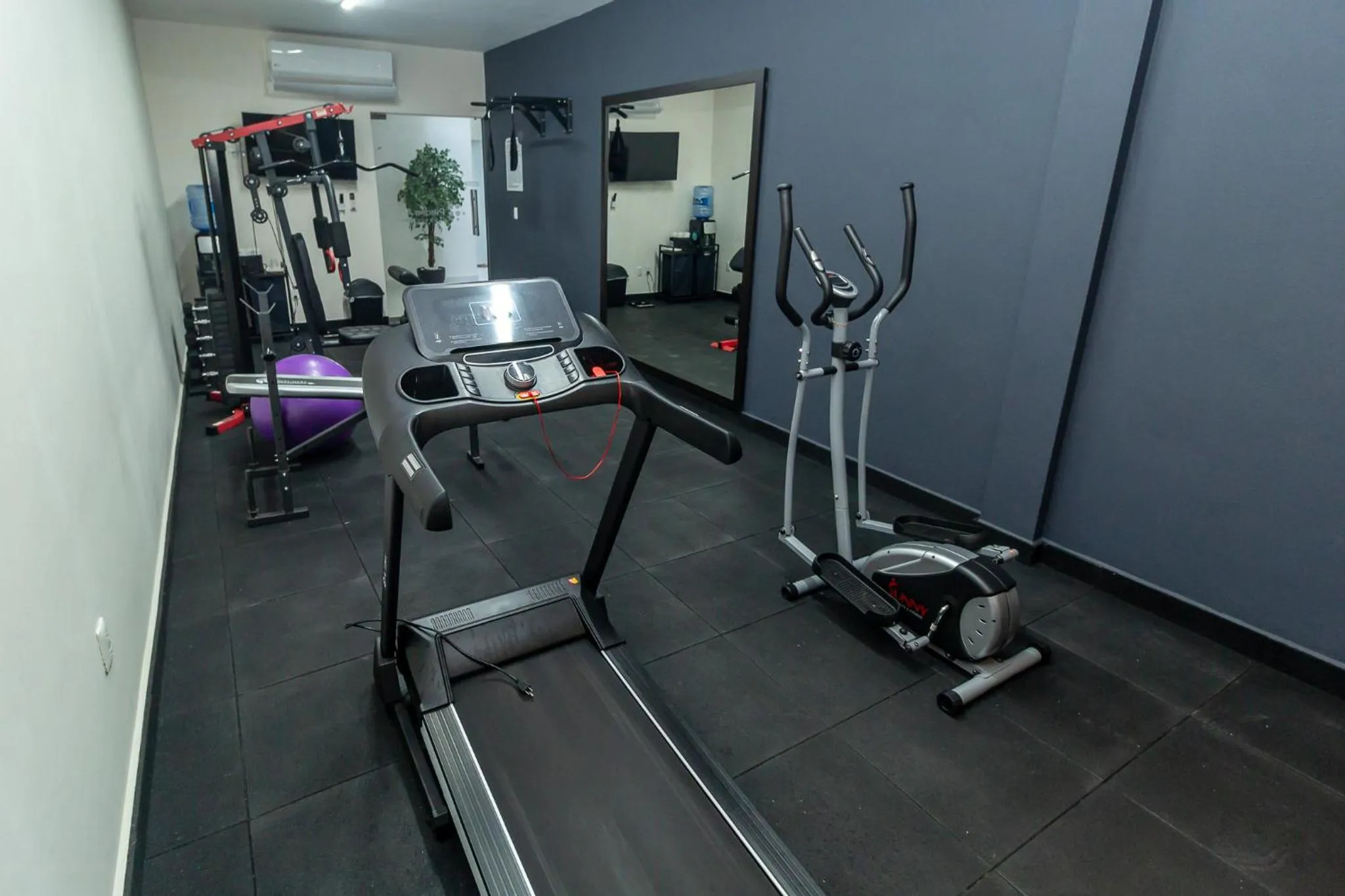 Fitness centre/facilities in Hoteles Piedra Alta by De Los Perez