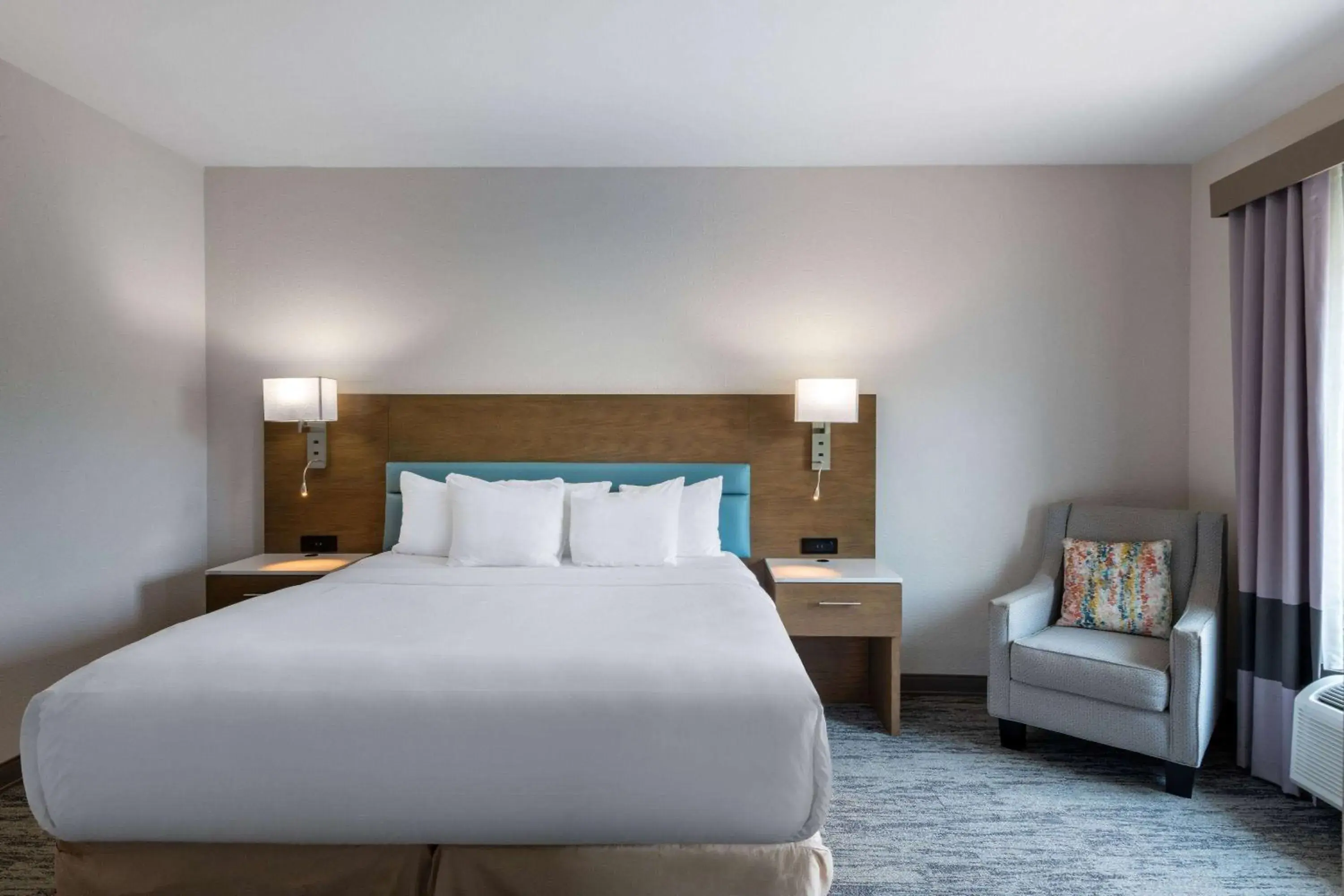 One-Bedroom King Suite, Non-Smoking in TRYP by Wyndham Tallahassee North I-10 Capital Circle One-Bedroom King Suite, Non-Smoking in TRYP by Wyndham Tallahassee North I-10 Capital Circle