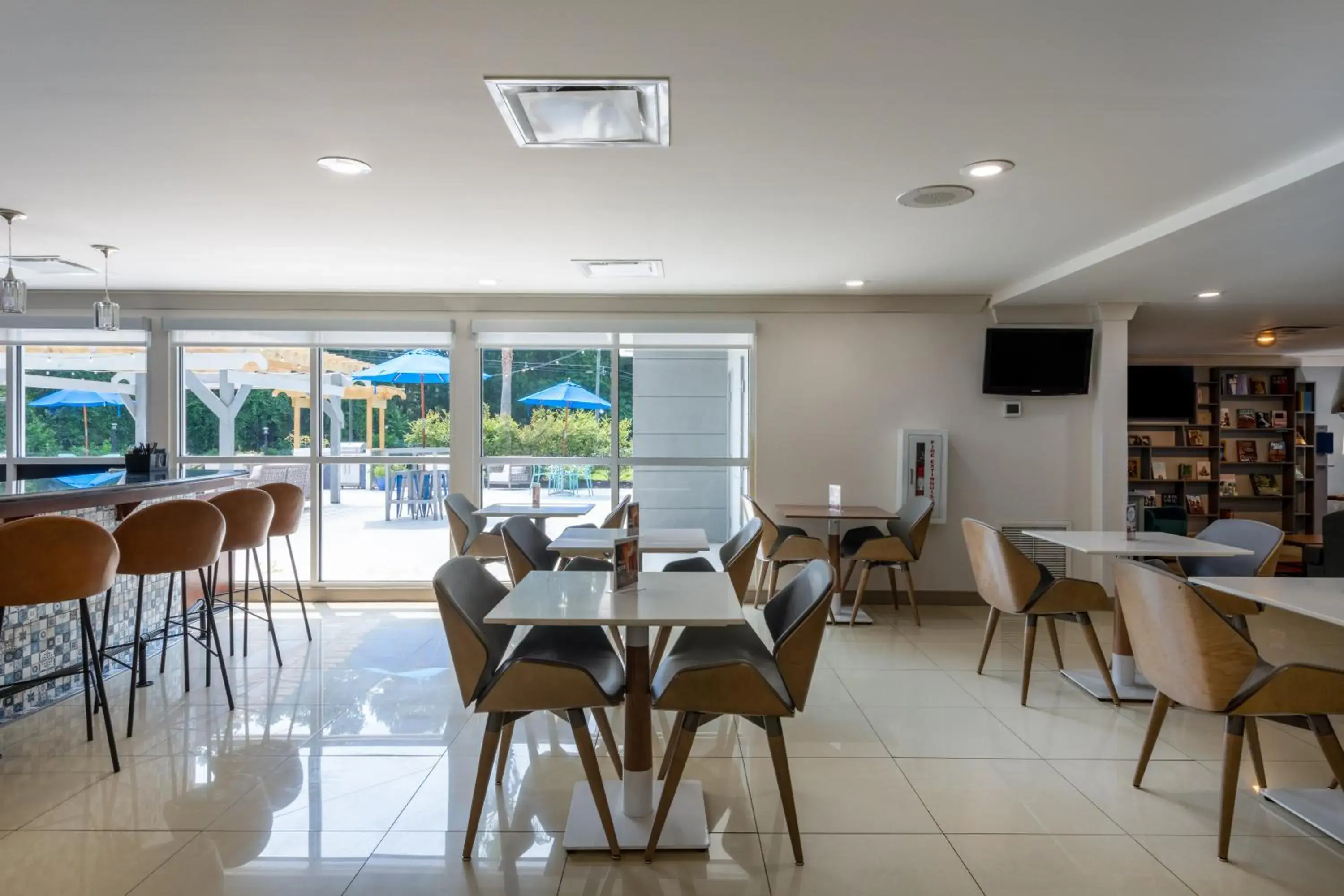 Restaurant/places to eat in TRYP by Wyndham Tallahassee North I-10 Capital Circle Restaurant/places to eat in TRYP by Wyndham Tallahassee North I-10 Capital Circle