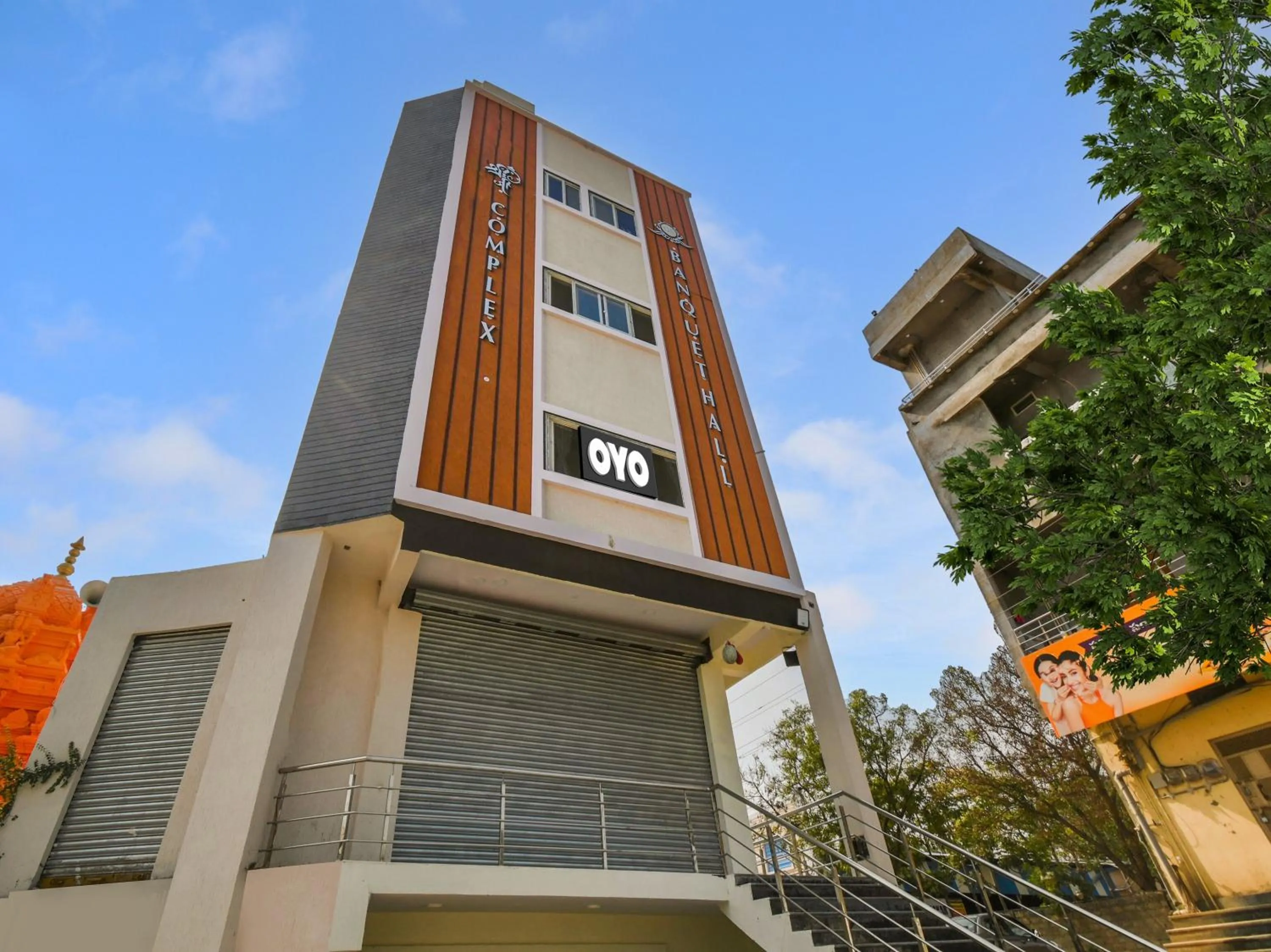 Facade/entrance in Hotel O GS Lodge