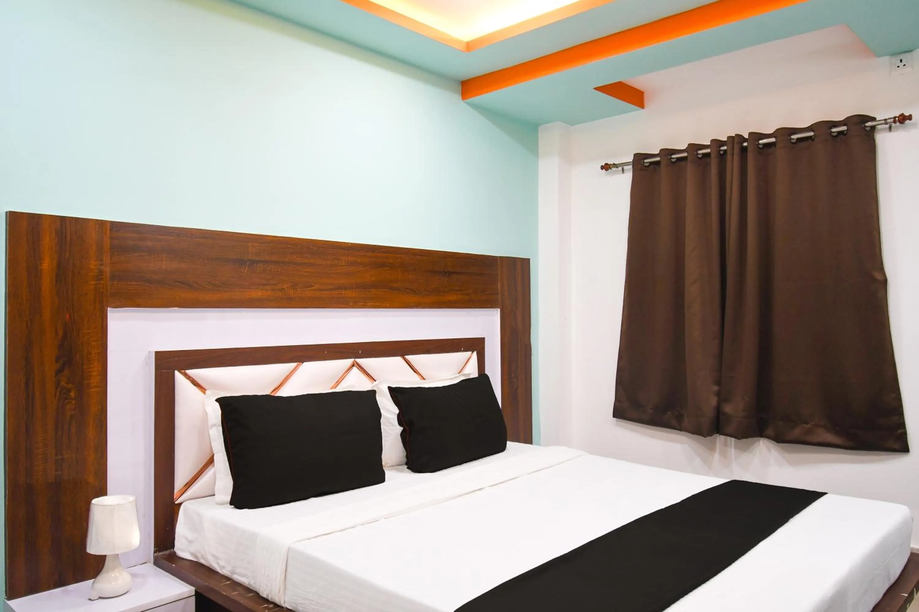 Bedroom, Bed in Hotel O by OYO The Royal Velvet