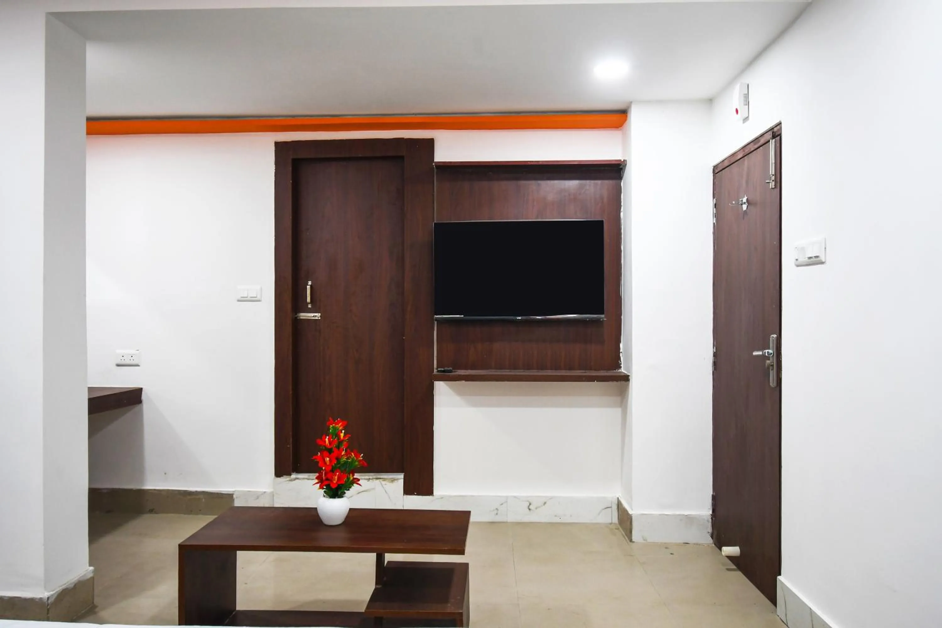 Bedroom in Hotel O by OYO The Royal Velvet