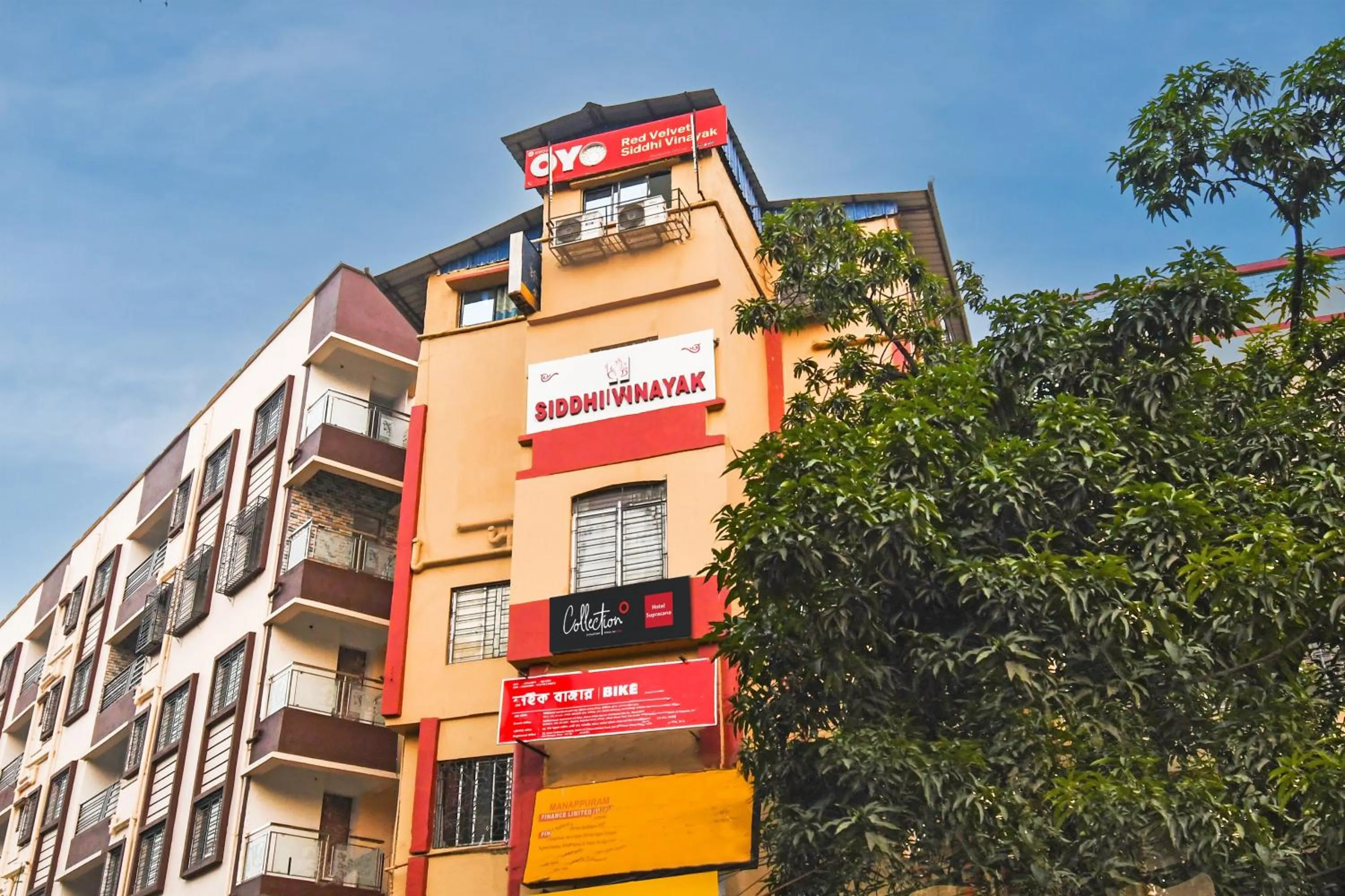 Facade/entrance in Hotel O by OYO The Royal Velvet