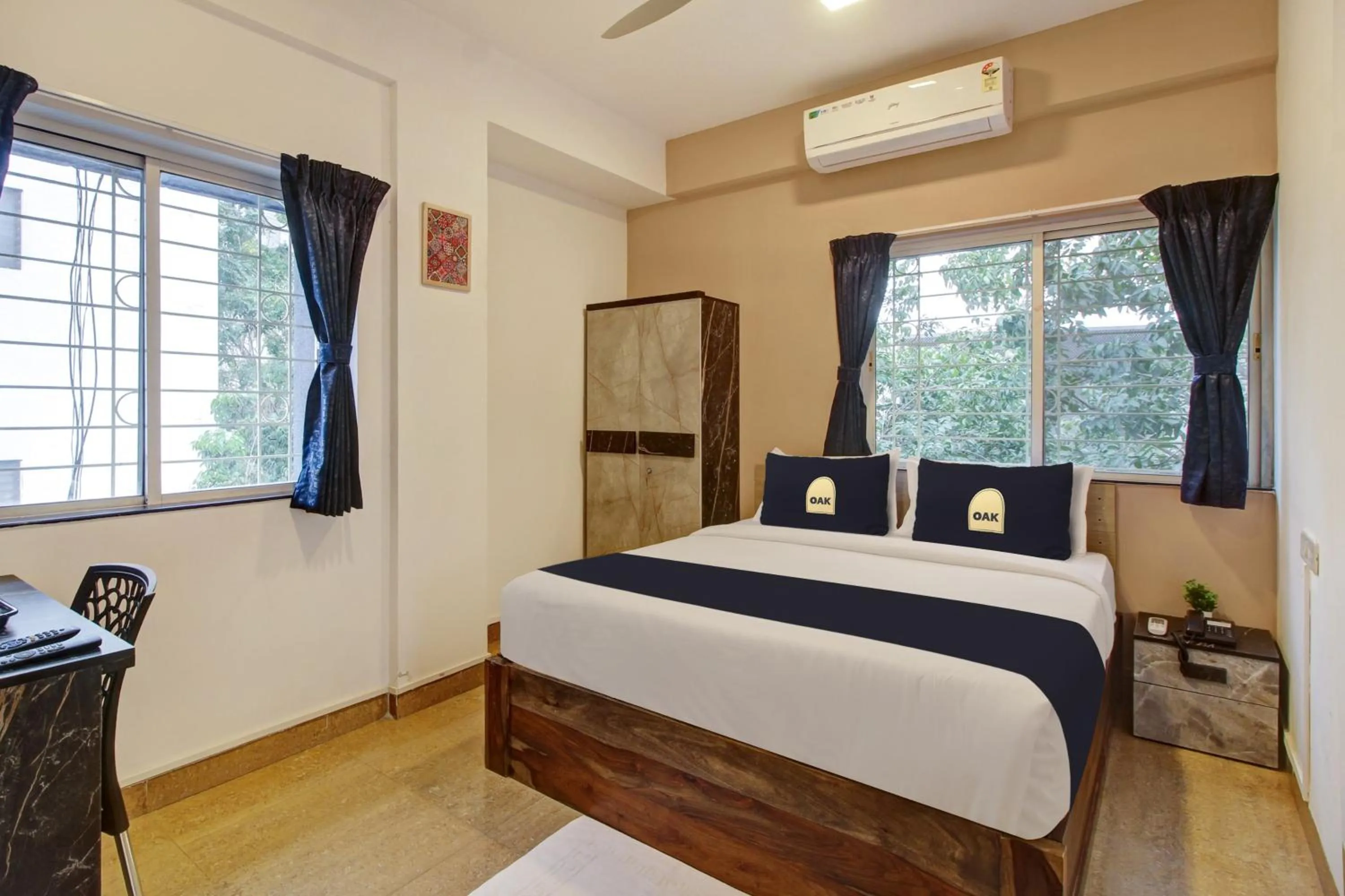 Bedroom, Bed in Super Collection O Grey House