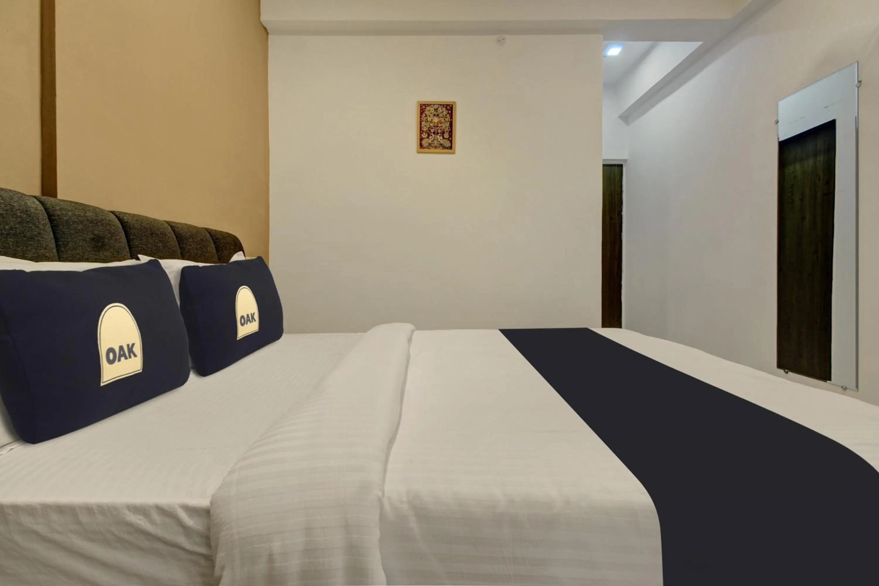 Bedroom, Bed in Super Collection O Grey House