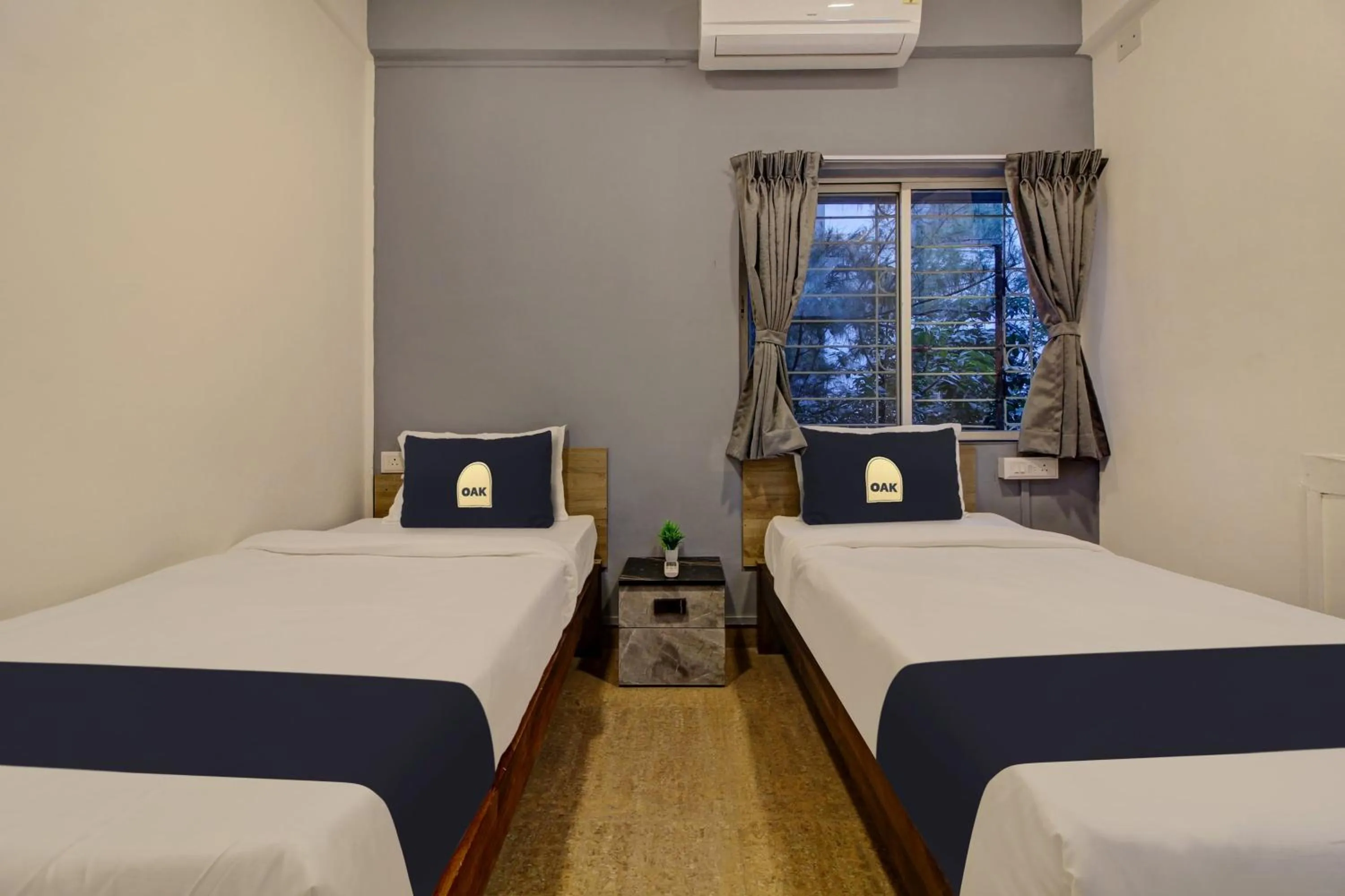 Bedroom, Bed in Super Collection O Grey House