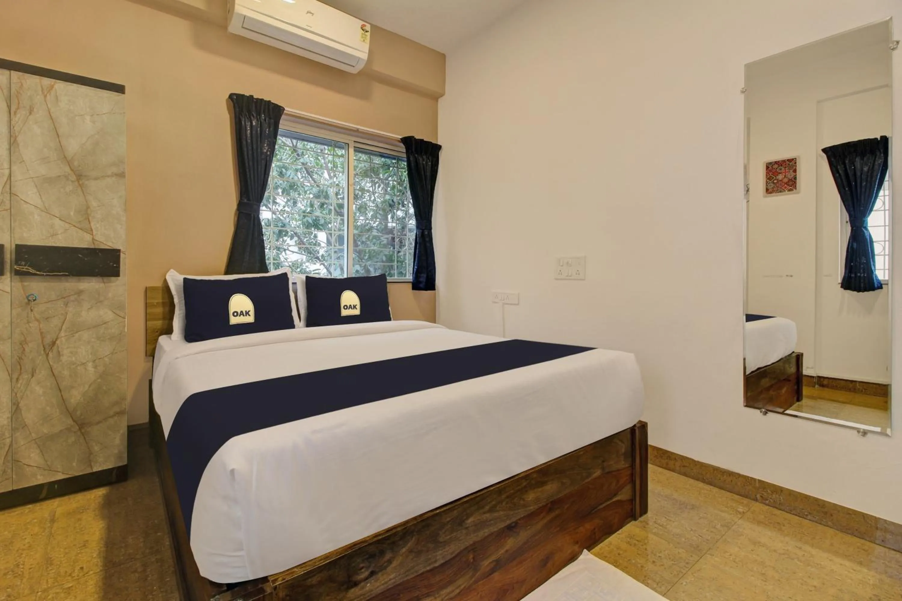 Bedroom, Bed in Super Collection O Grey House